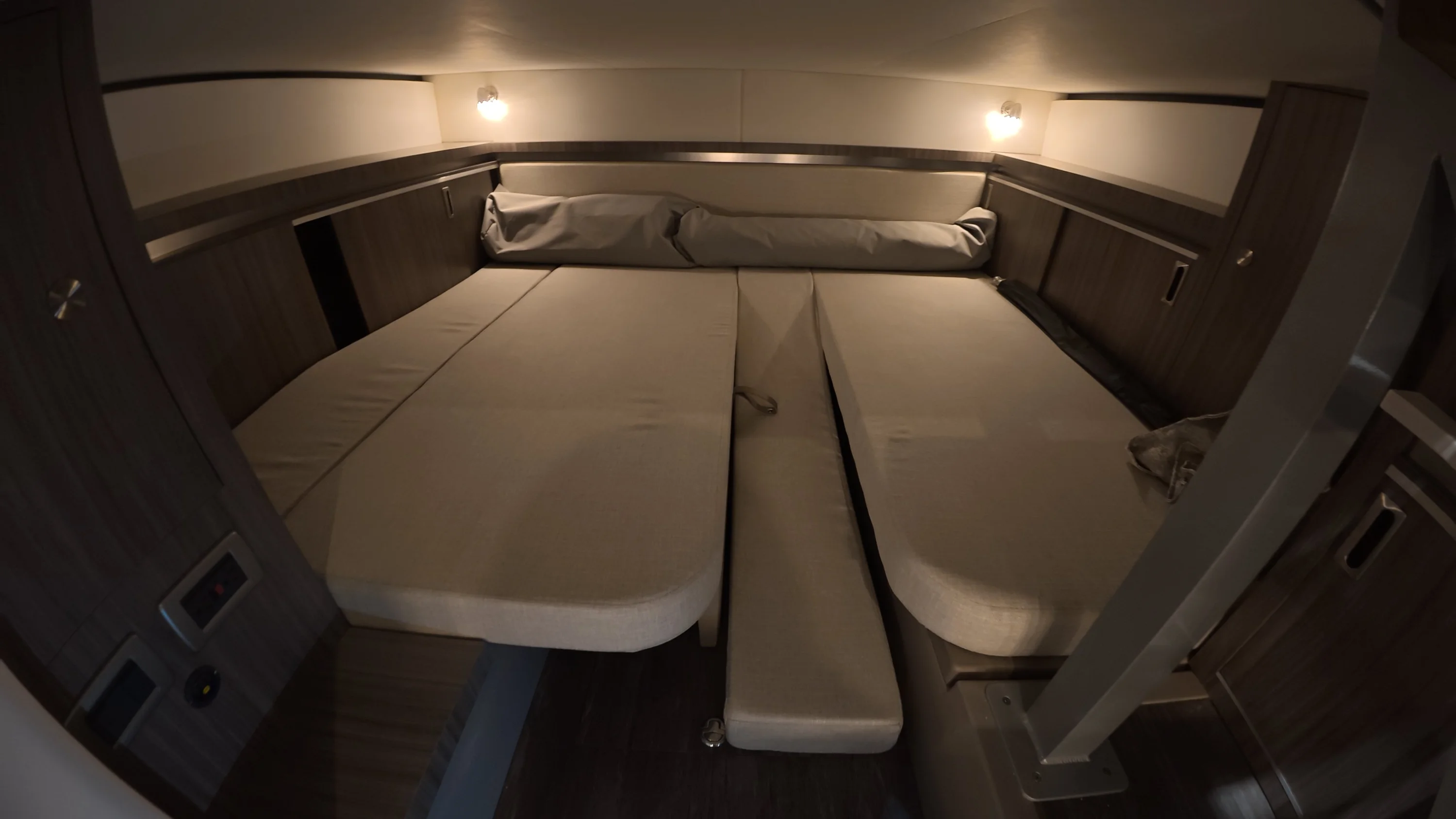 2026 Sea Ray Sundancer 320 Outboard Image Thumbnail #28