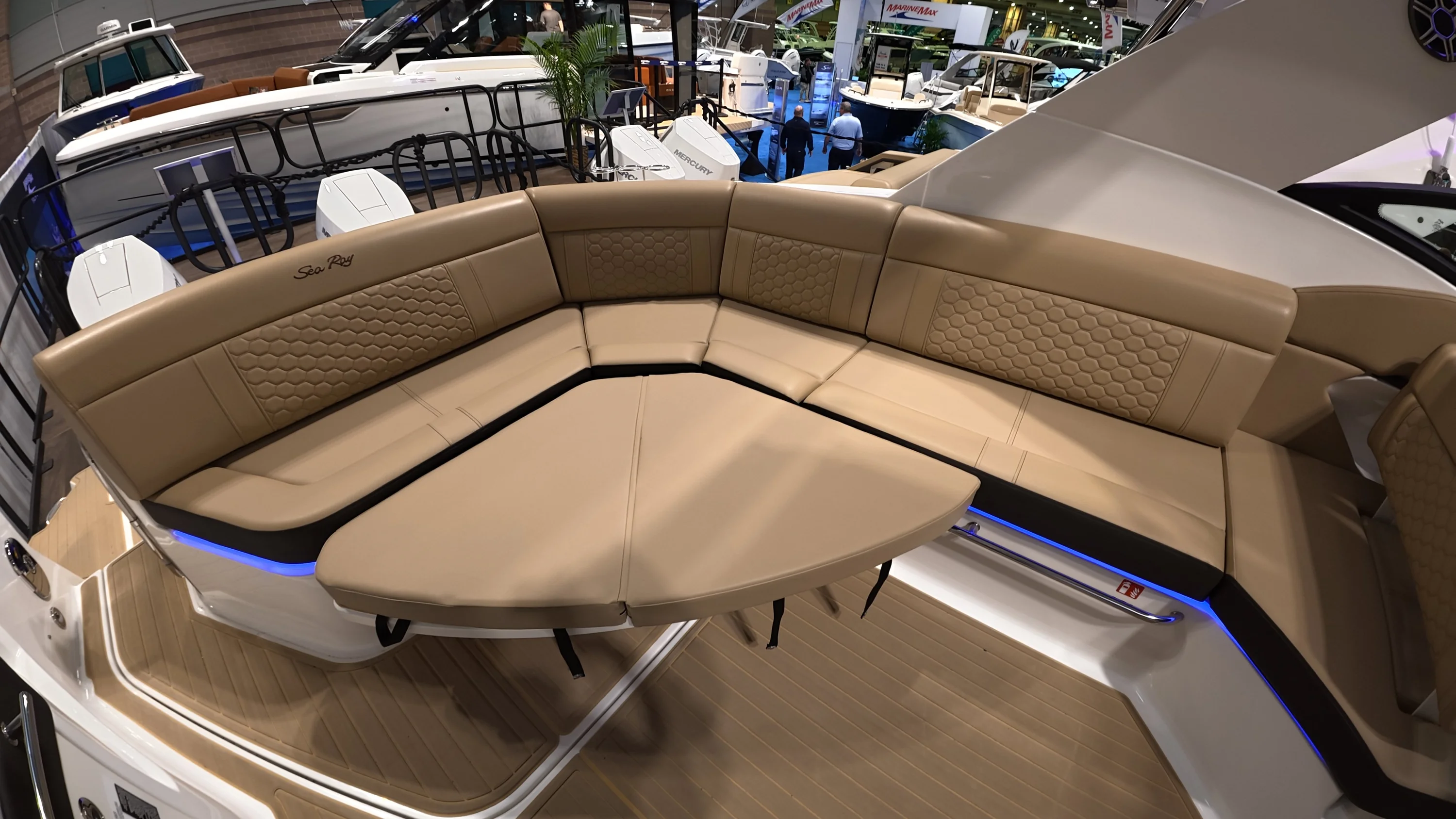 2026 Sea Ray Sundancer 320 Outboard Image Thumbnail #10