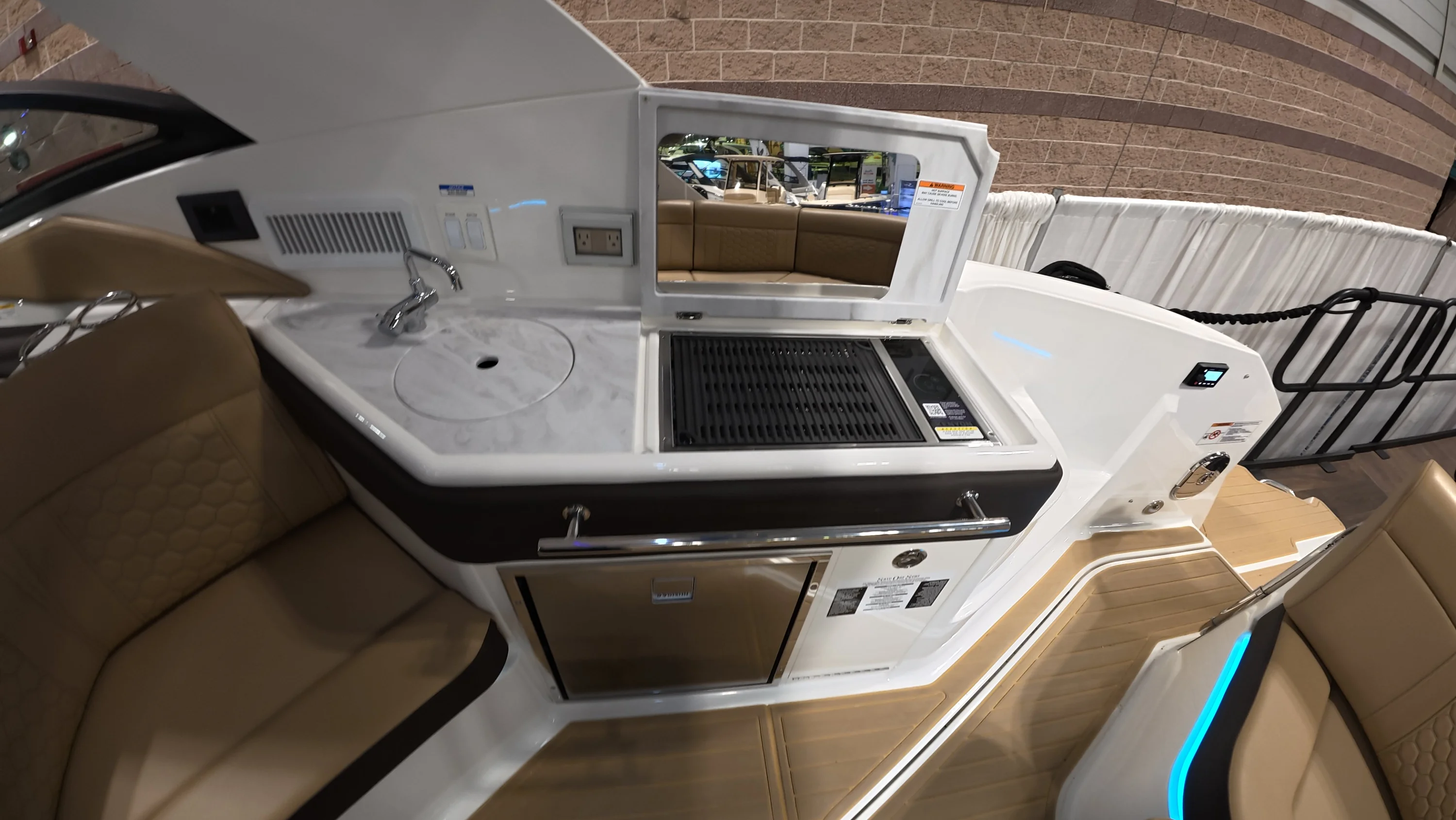 2026 Sea Ray Sundancer 320 Outboard Image Thumbnail #12