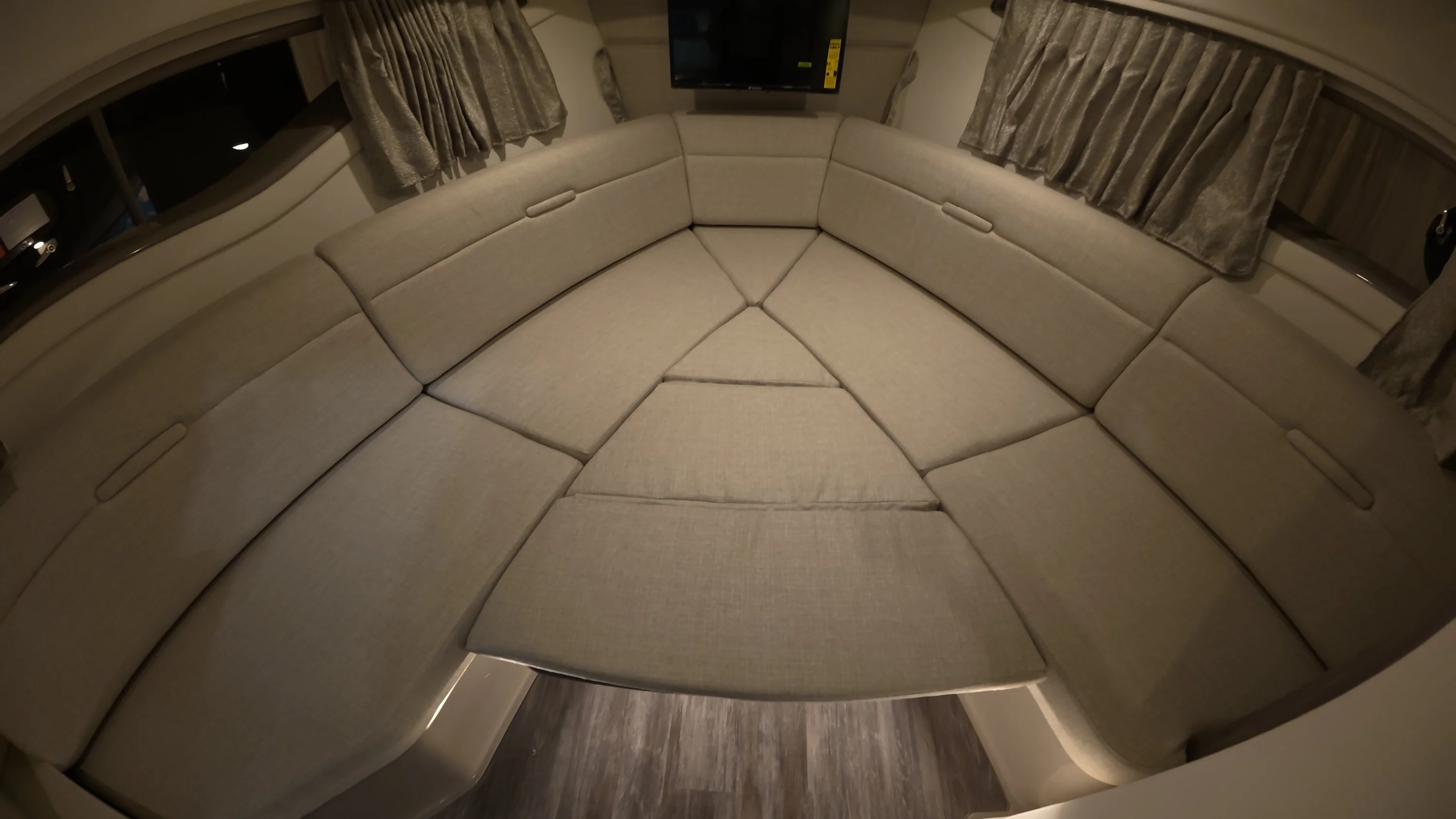 2026 Sea Ray Sundancer 320 Outboard Image Thumbnail #25