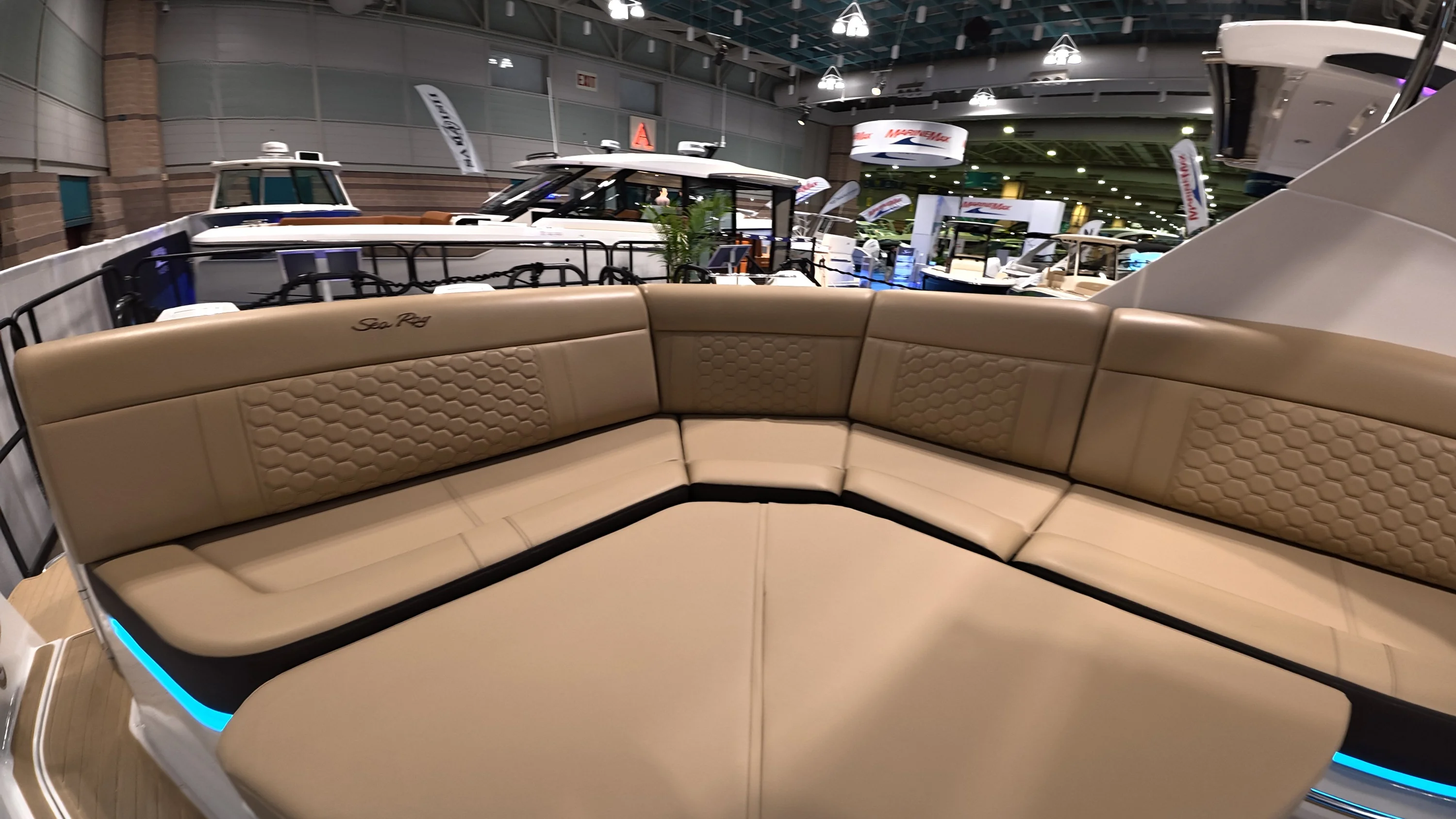 2026 Sea Ray Sundancer 320 Outboard Image Thumbnail #8