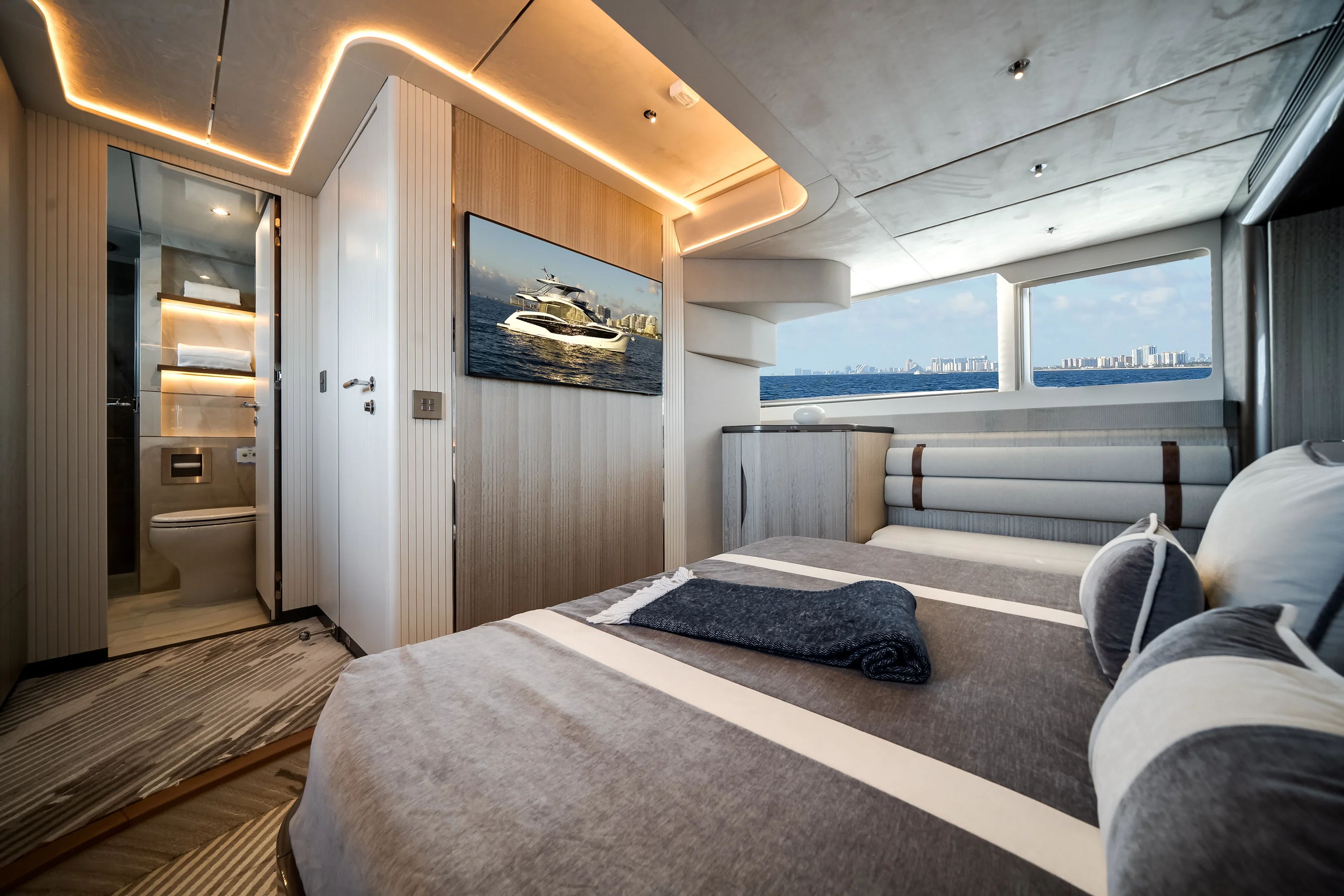 2026 Galeon 620 FLY Image Thumbnail #37