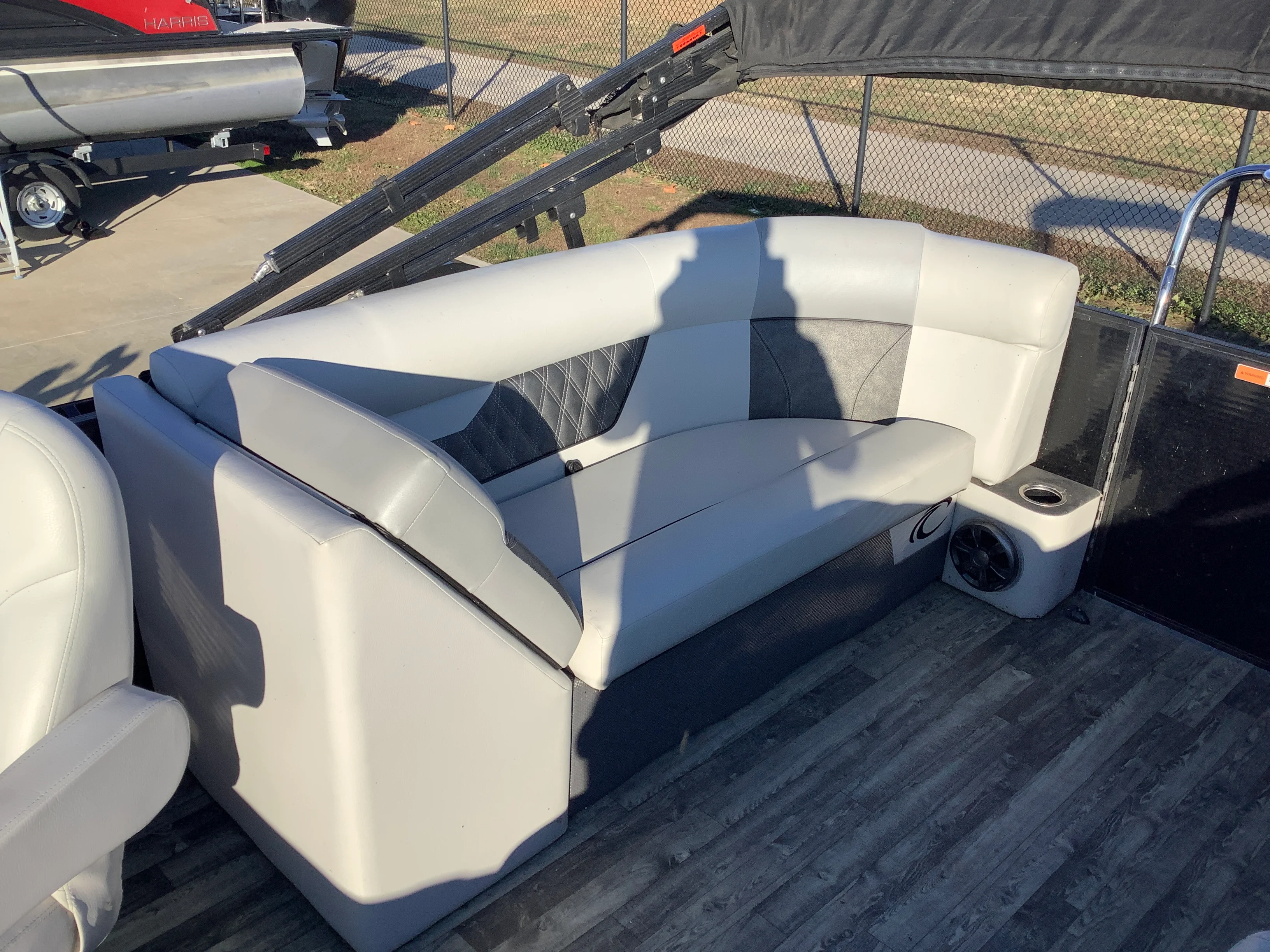 2019 Crest II 220 Image Thumbnail #8