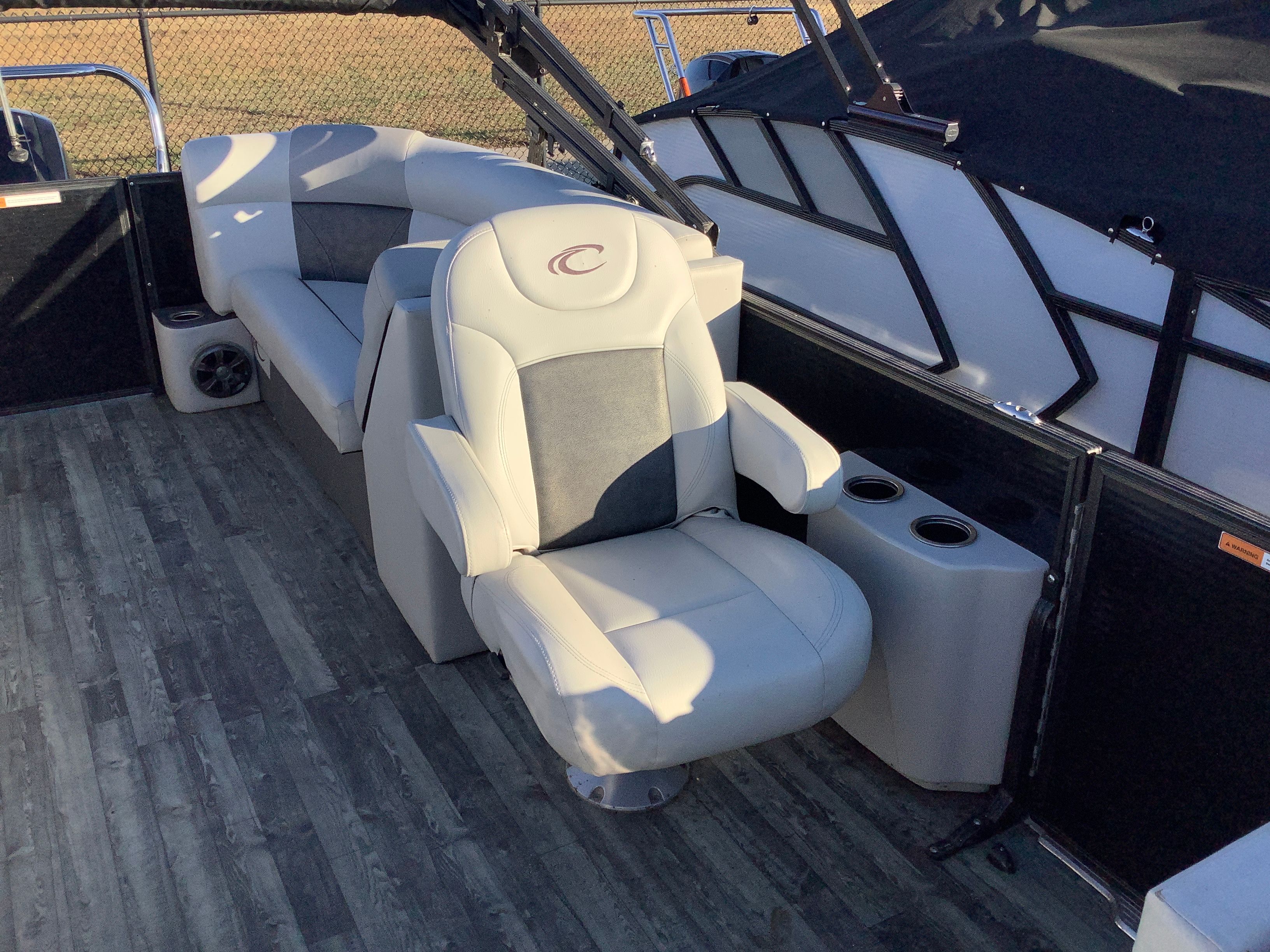 2019 Crest II 220 Image Thumbnail #10