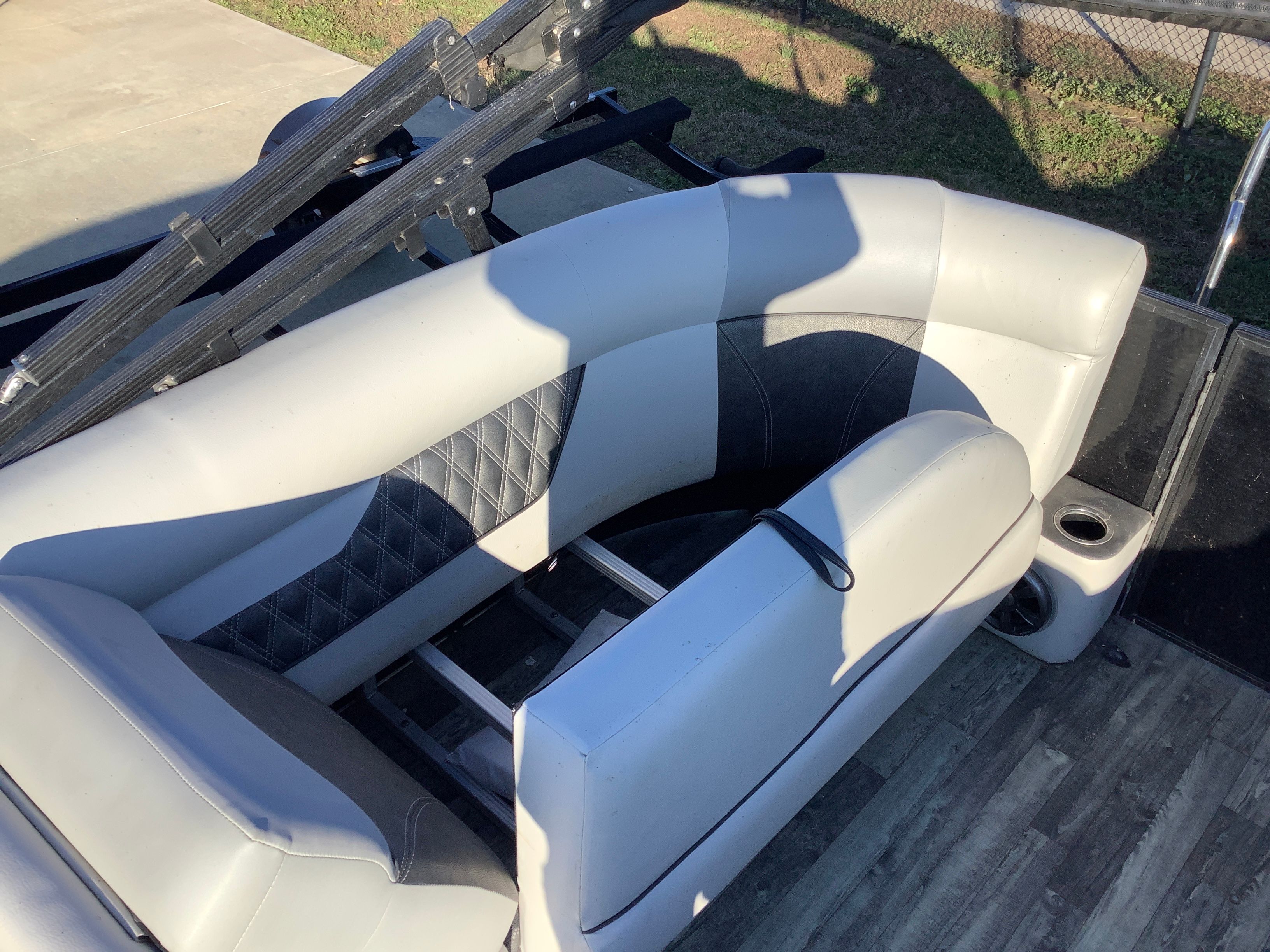 2019 Crest II 220 Image Thumbnail #14