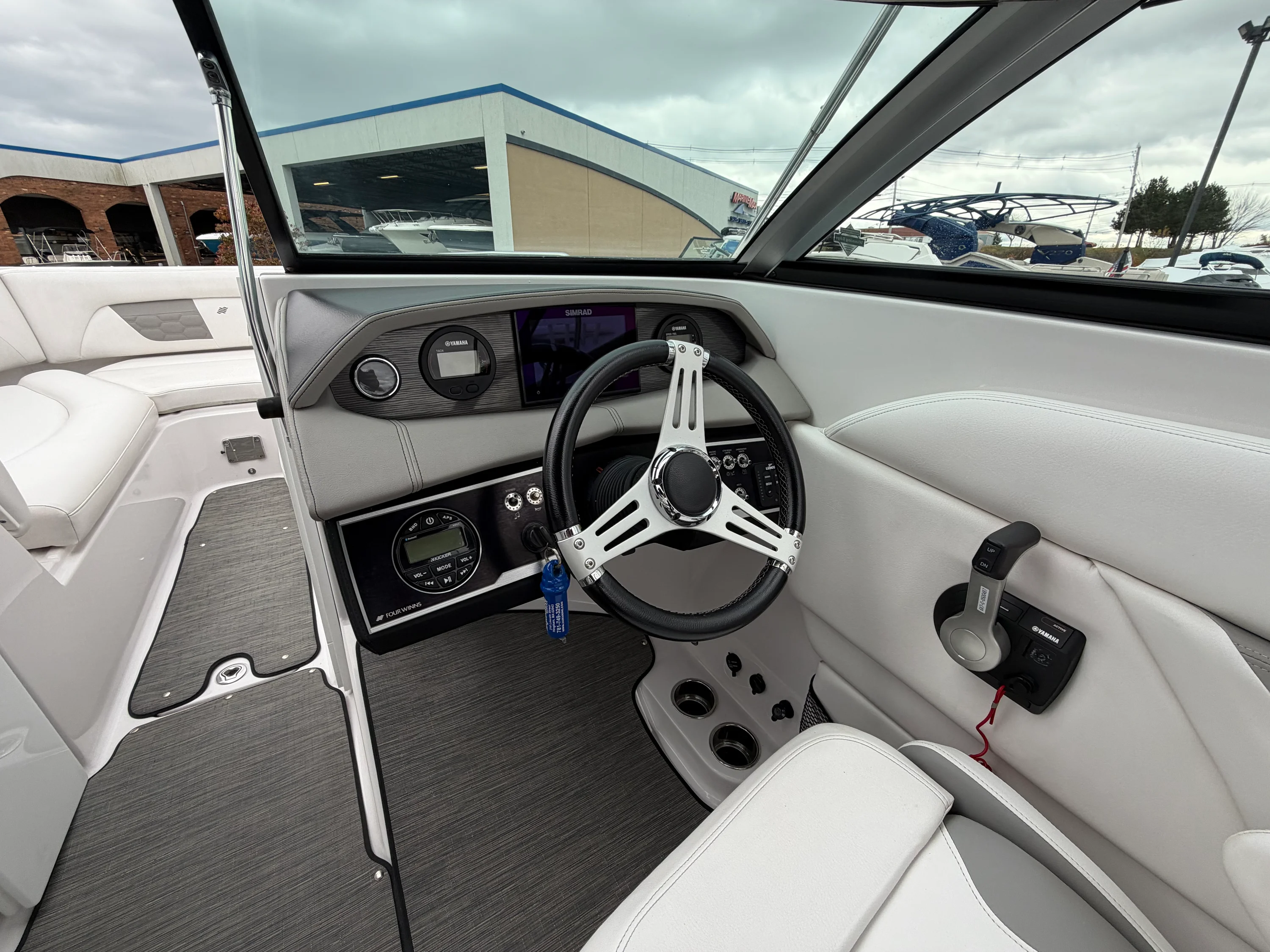 2019 Four Winns HD270-OB Image Thumbnail #13