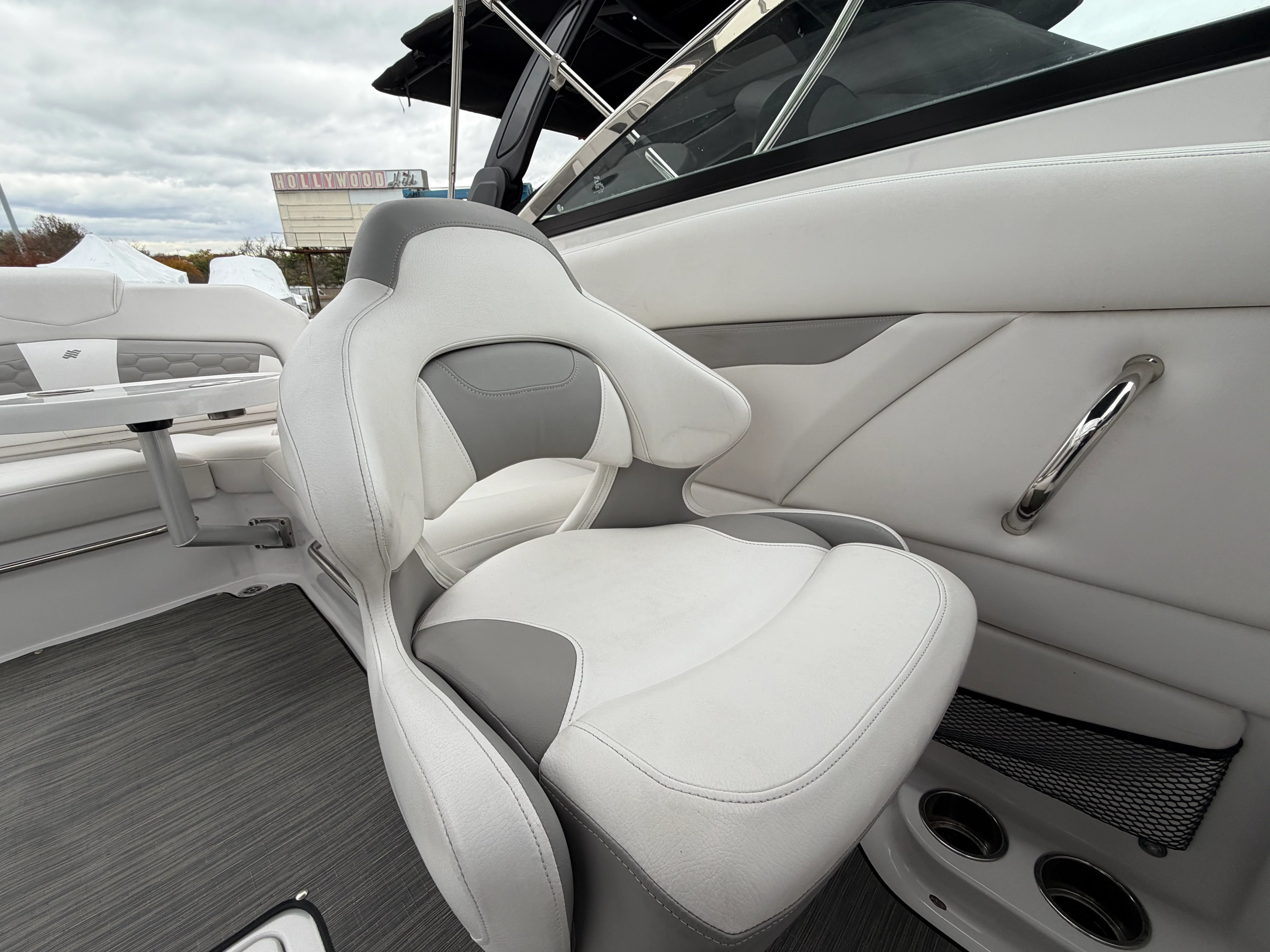 2019 Four Winns HD270-OB Image Thumbnail #14