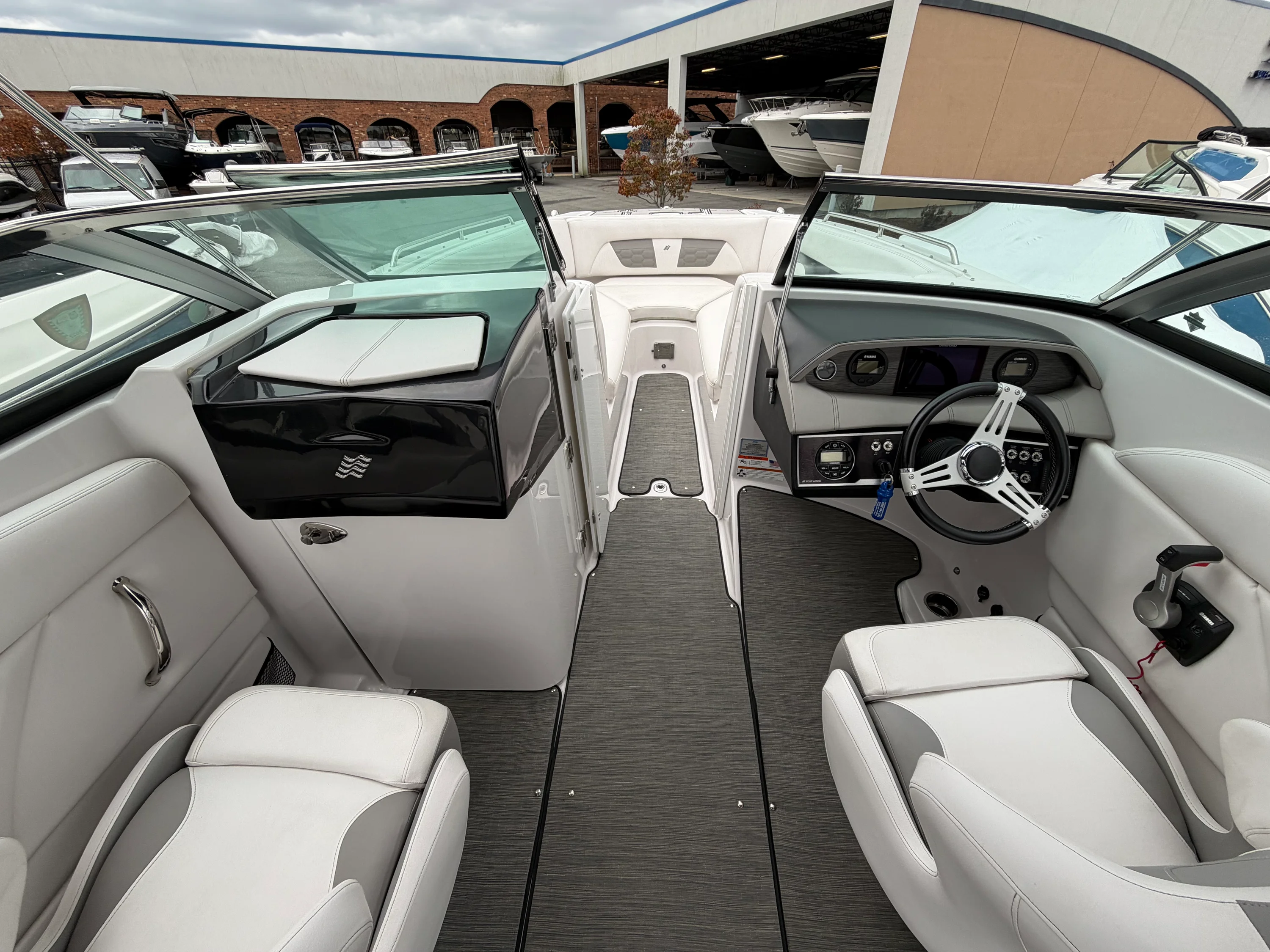 2019 Four Winns HD270-OB Image Thumbnail #15