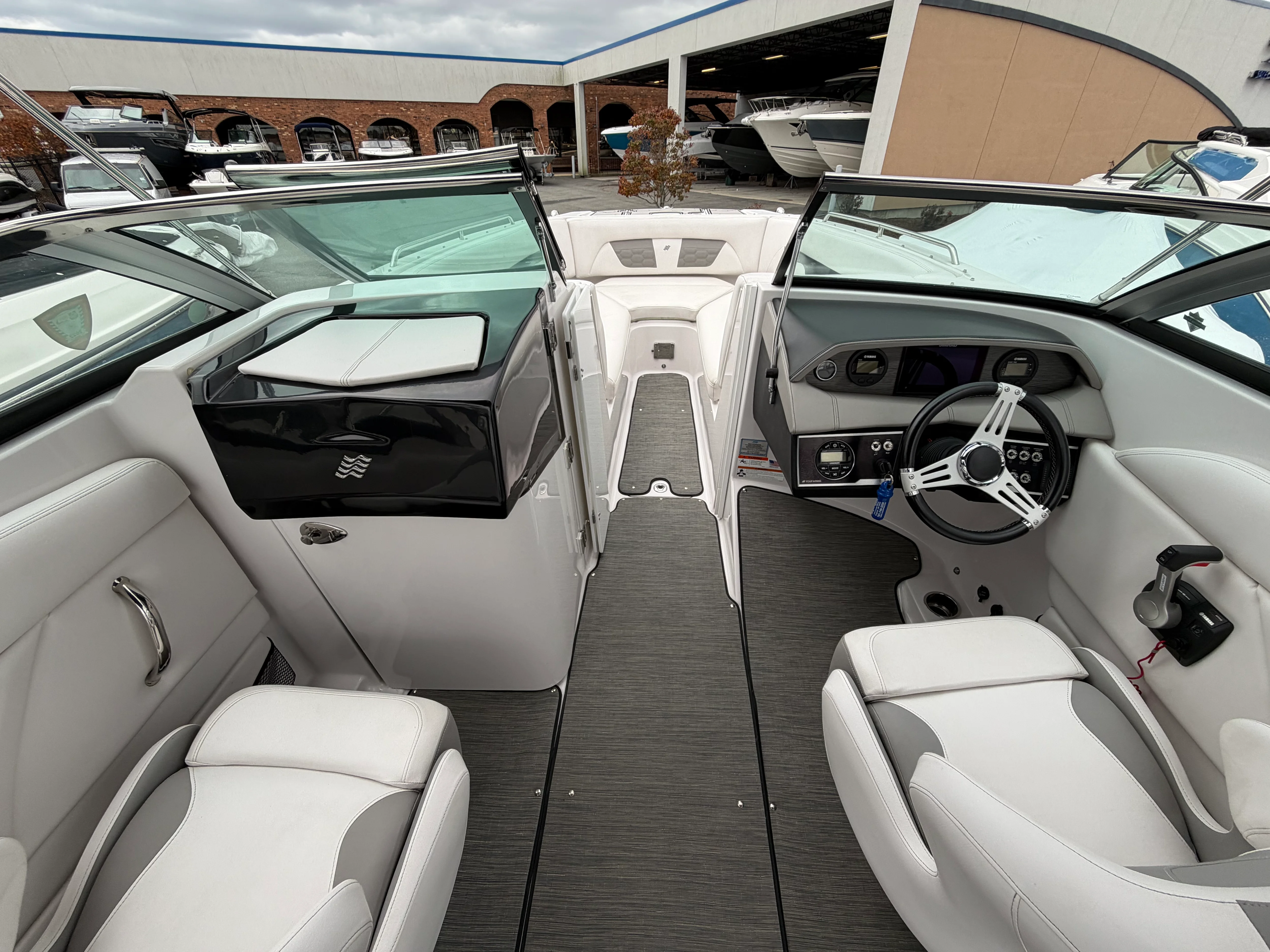 2019 Four Winns HD270-OB Image Thumbnail #15