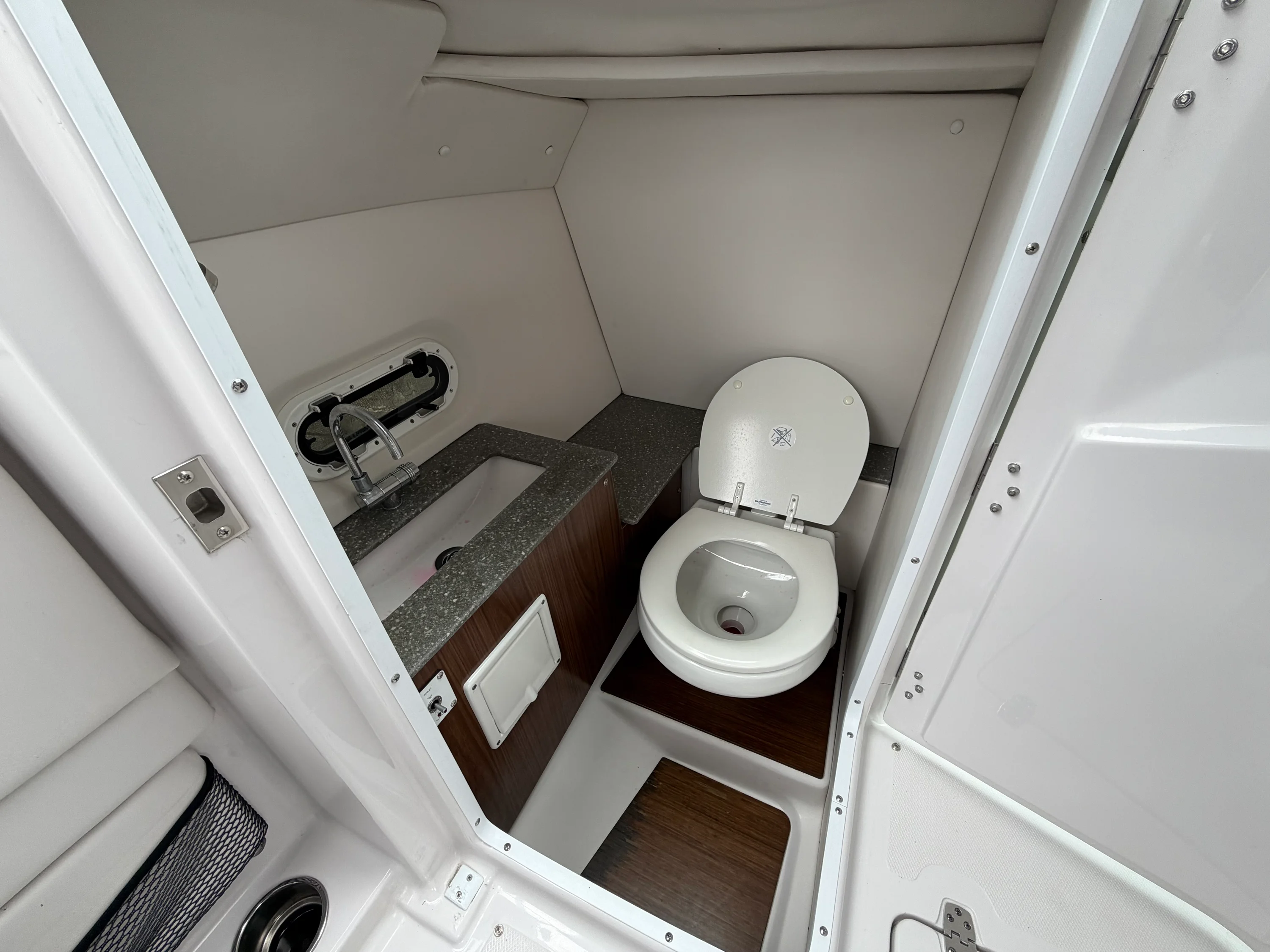 2019 Four Winns HD270-OB Image Thumbnail #17