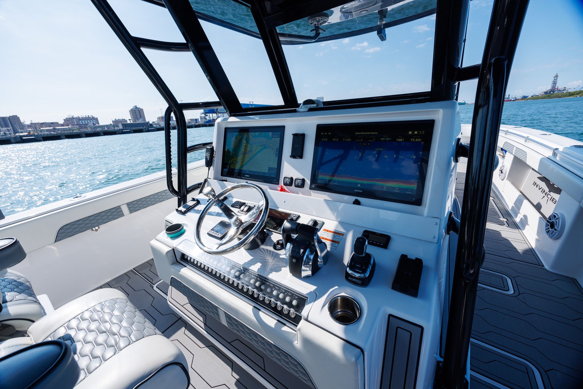 2022 Invincible 37 CAT Image Thumbnail #12