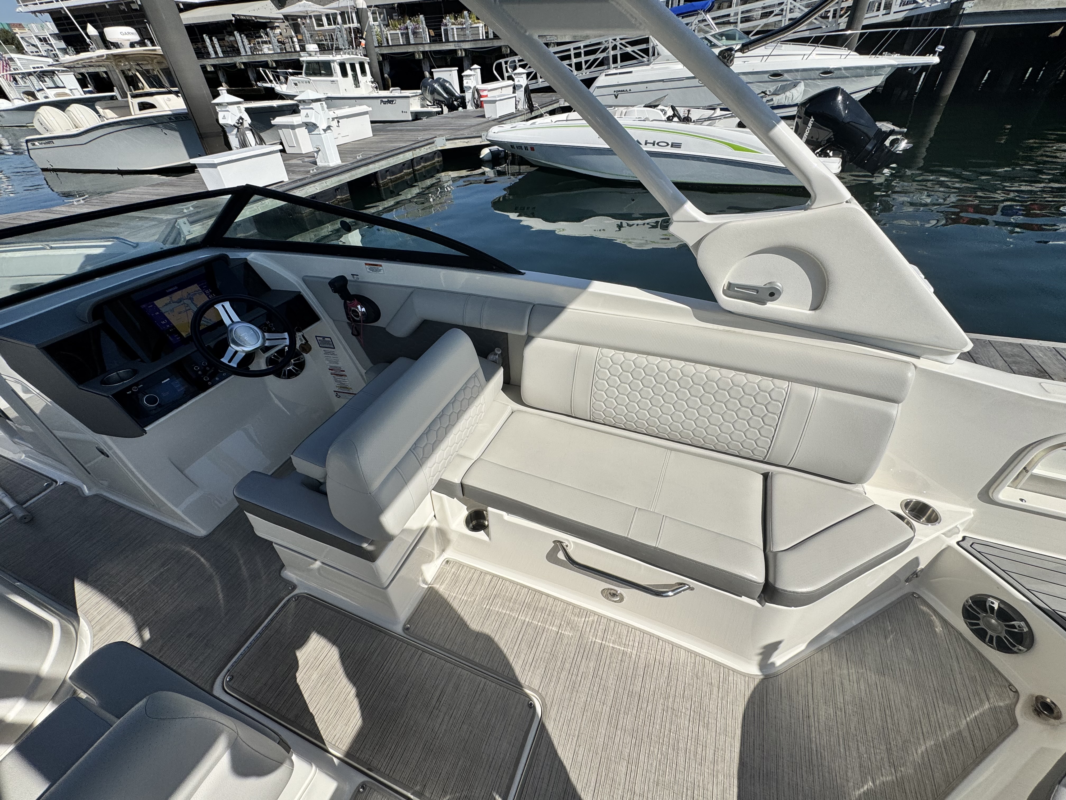 2021 Sea Ray 270 SDX OUTBOARD Image Thumbnail #10