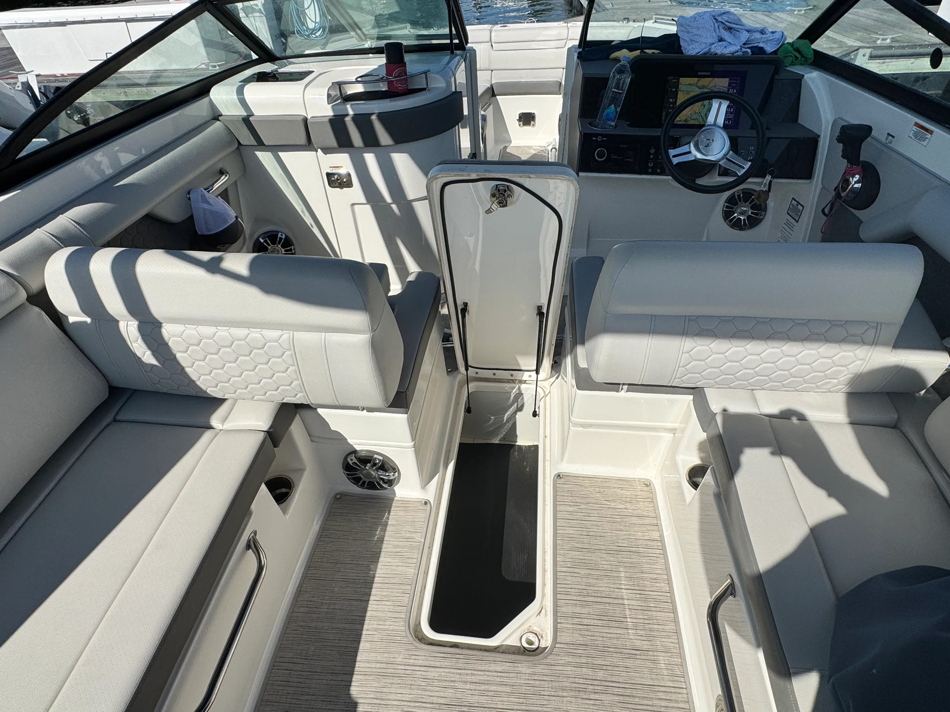 2021 Sea Ray 270 SDX OUTBOARD Image Thumbnail #7