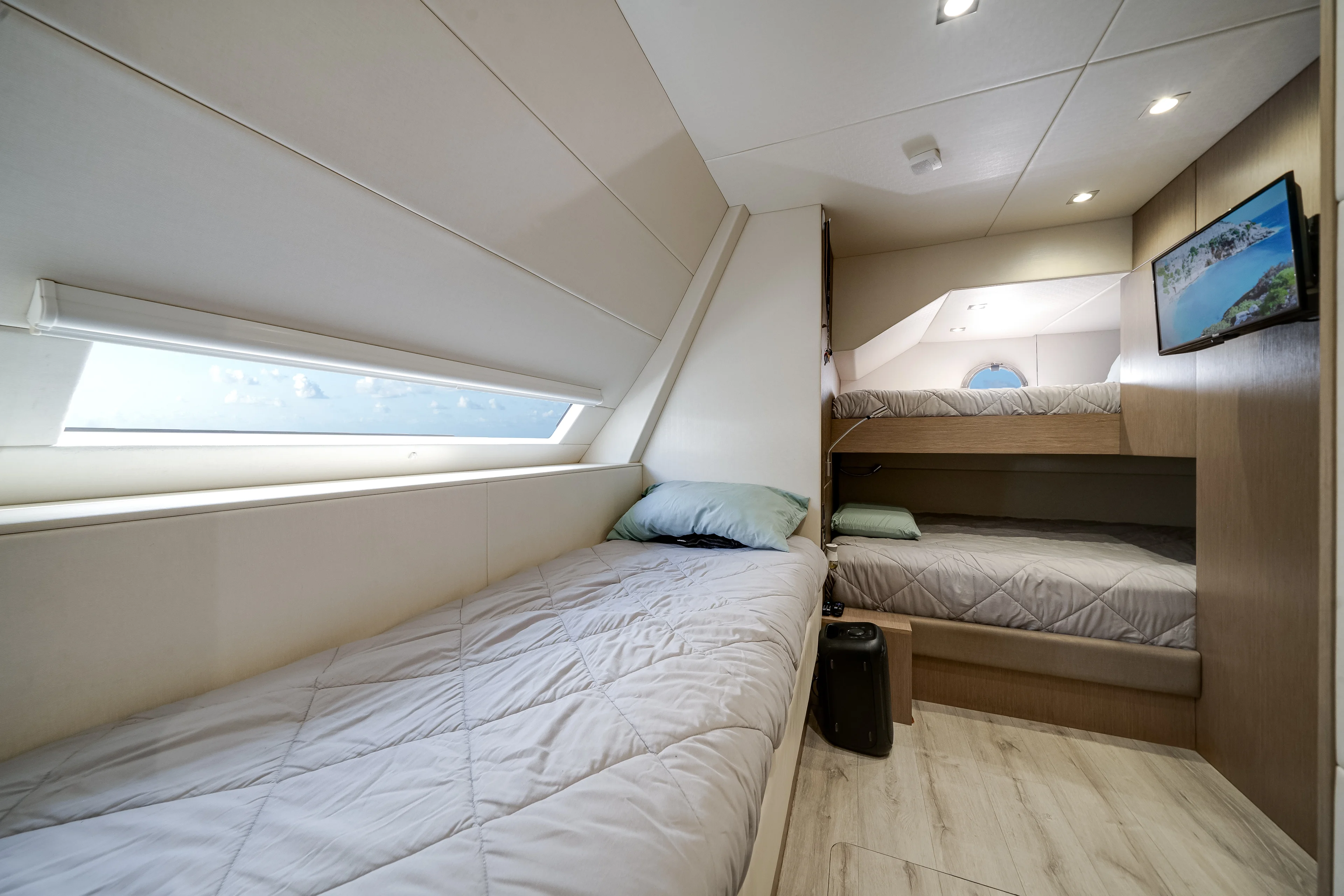 2019 Sunseeker 76 YACHT Image Thumbnail #31