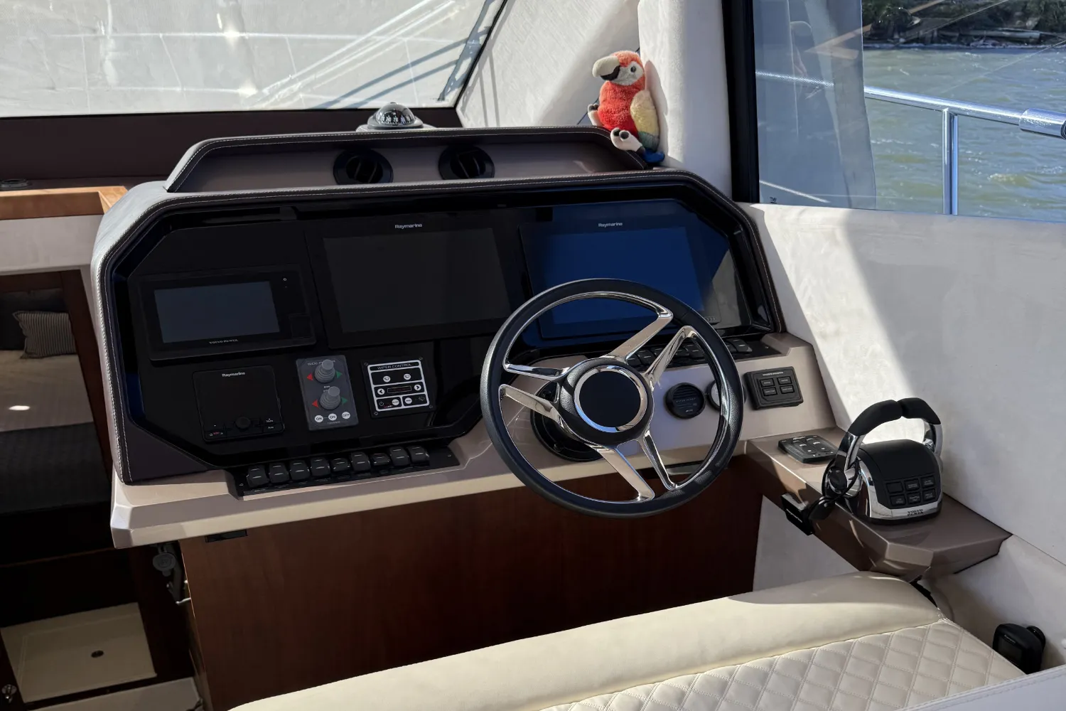 2018 Galeon 500 FLY Image Thumbnail #31