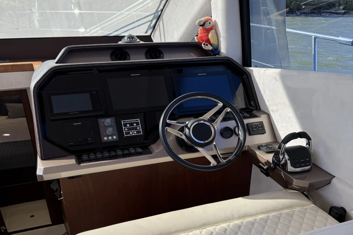 2018 Galeon 500 FLY Image Thumbnail #31