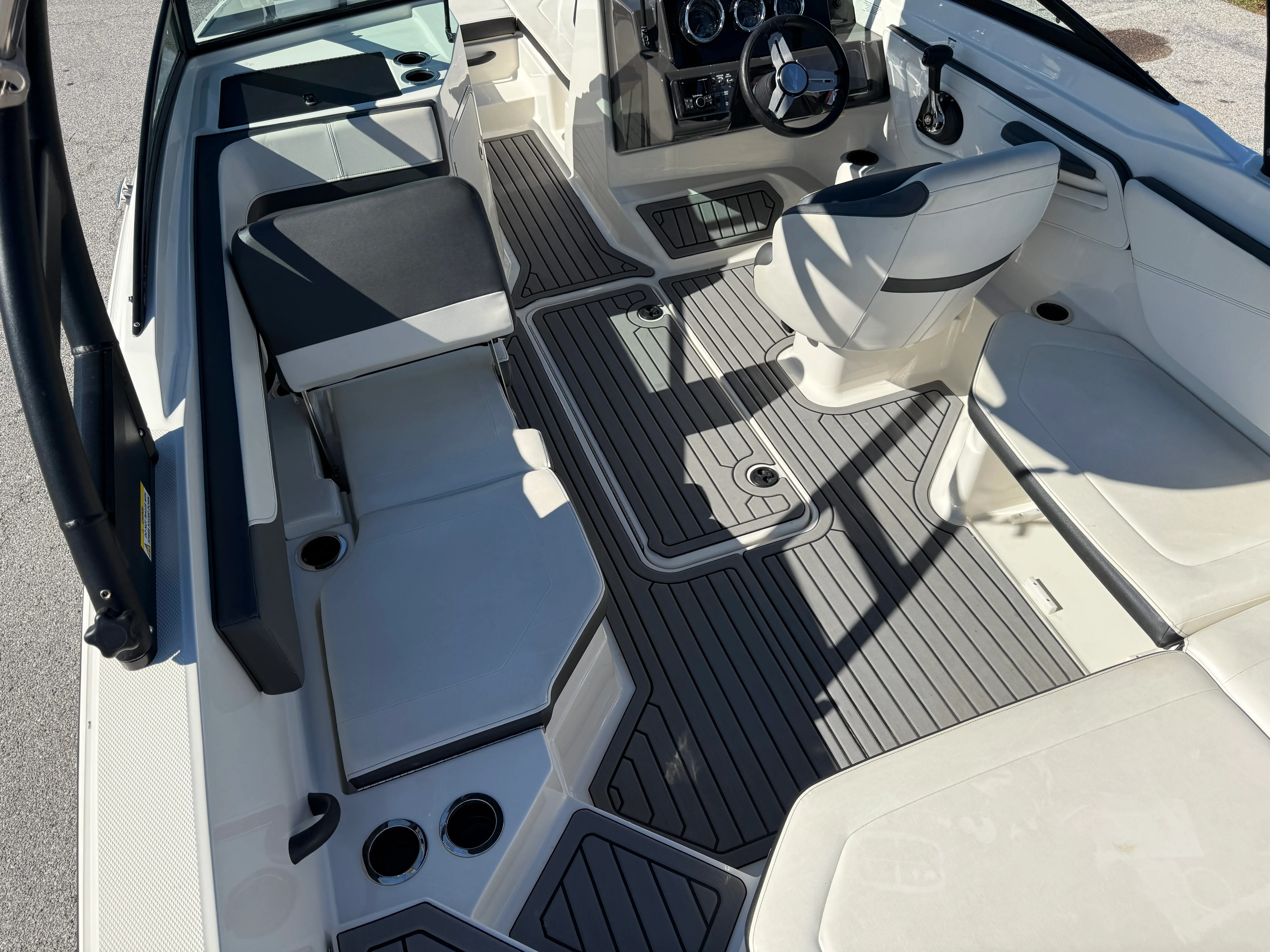 2018 Sea Ray SPX 210 OB Image Thumbnail #8