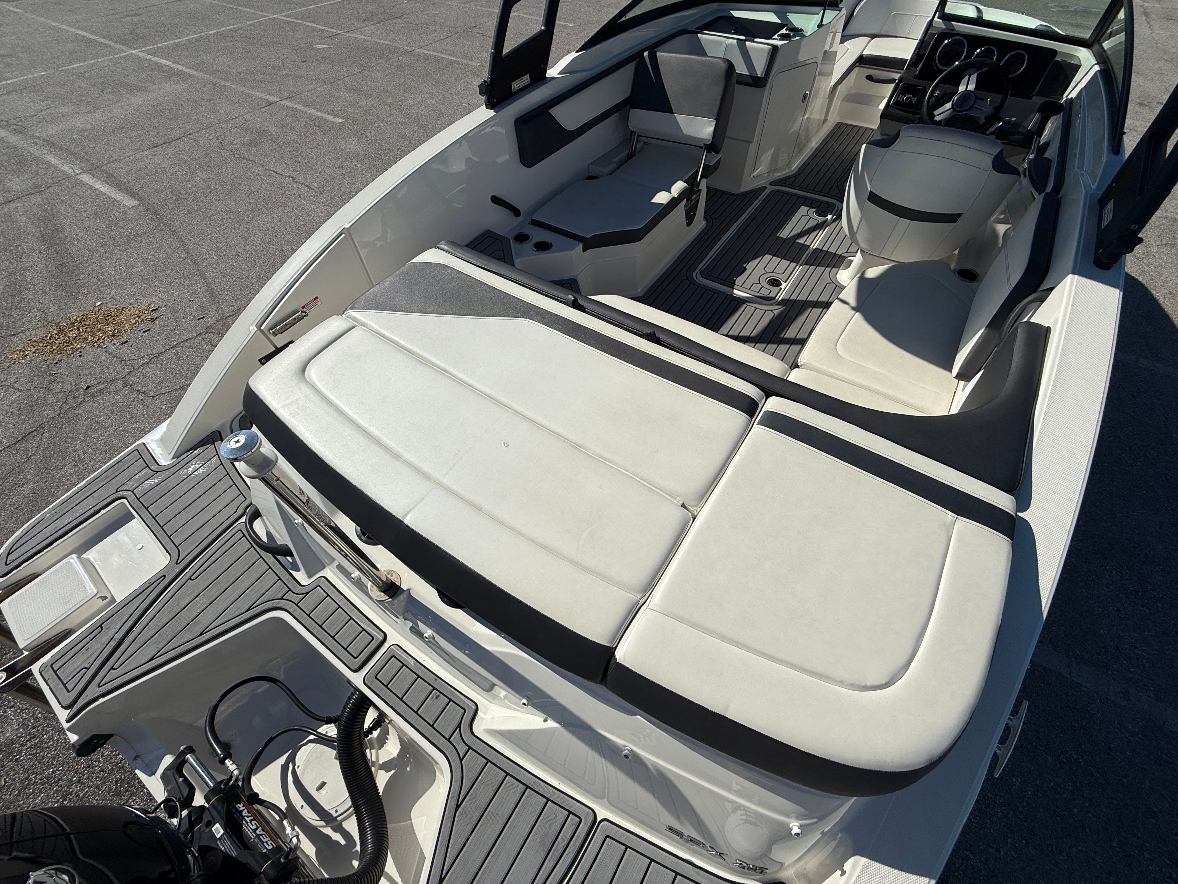 2018 Sea Ray SPX 210 OB Image Thumbnail #6