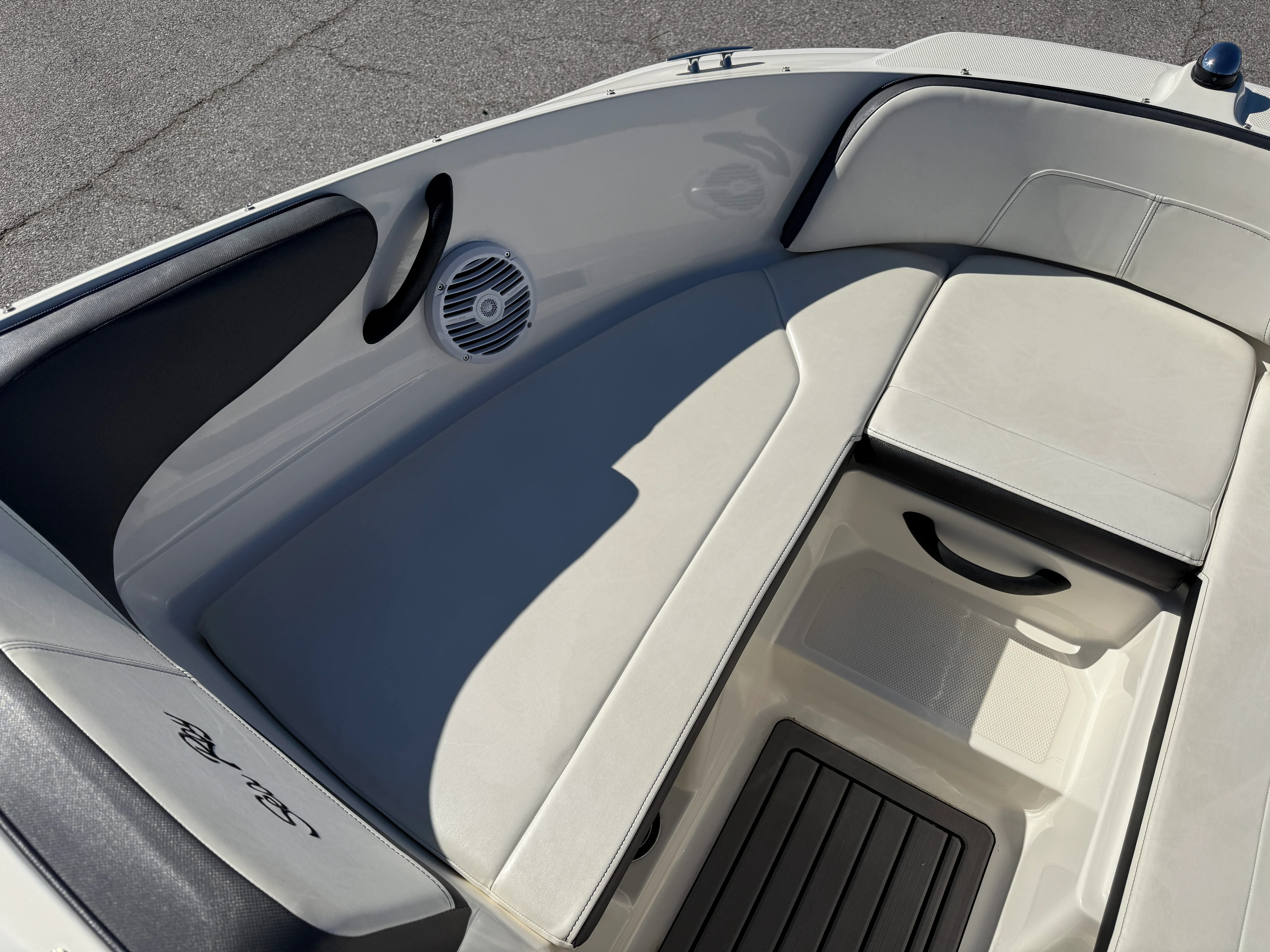 2018 Sea Ray SPX 210 OB Image Thumbnail #21