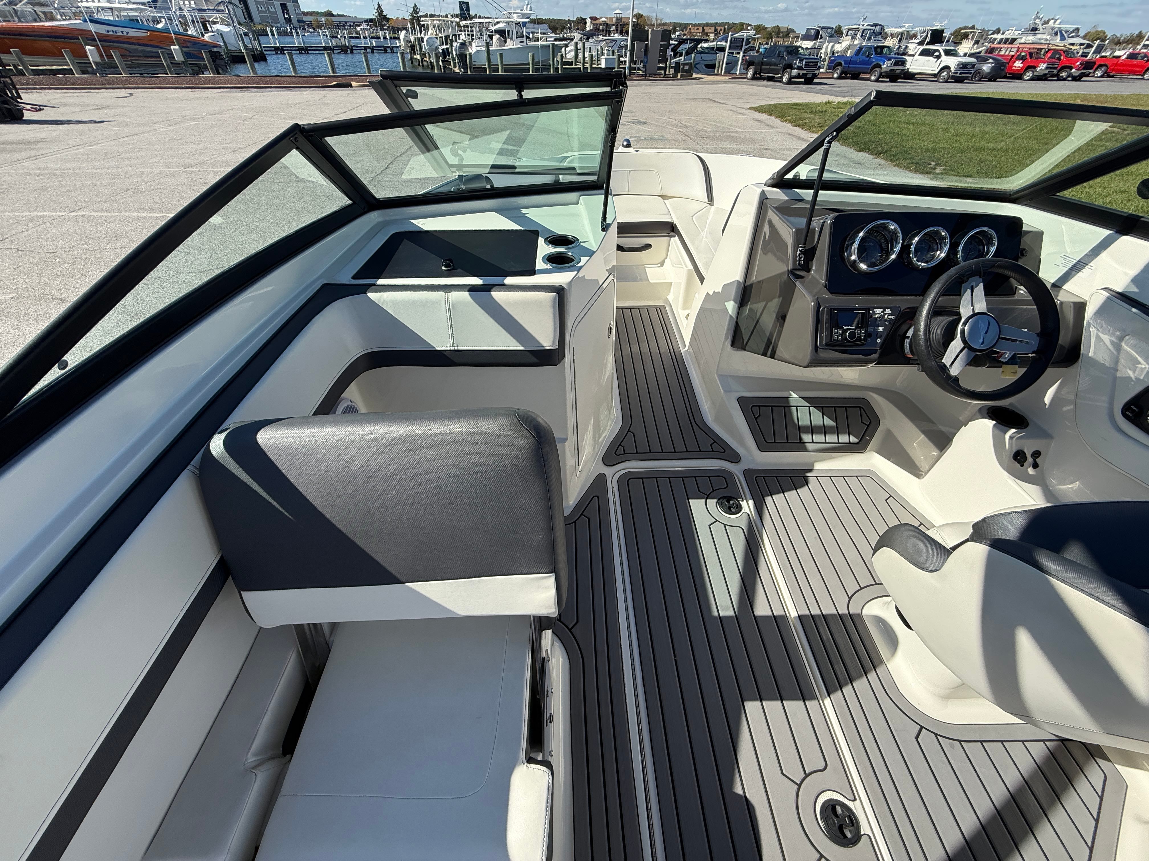 2018 Sea Ray SPX 210 OB Image Thumbnail #15