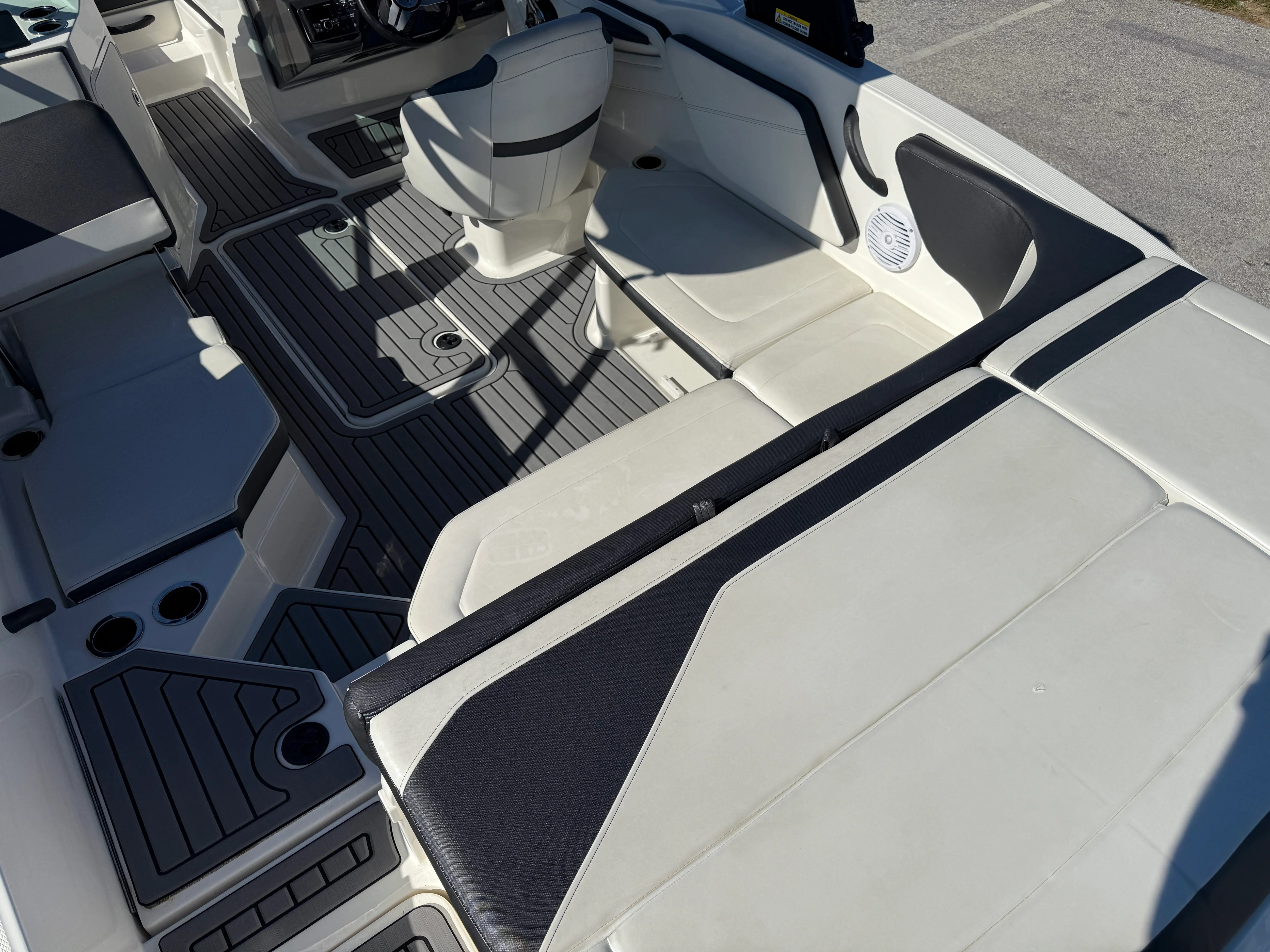 2018 Sea Ray SPX 210 OB Image Thumbnail #7