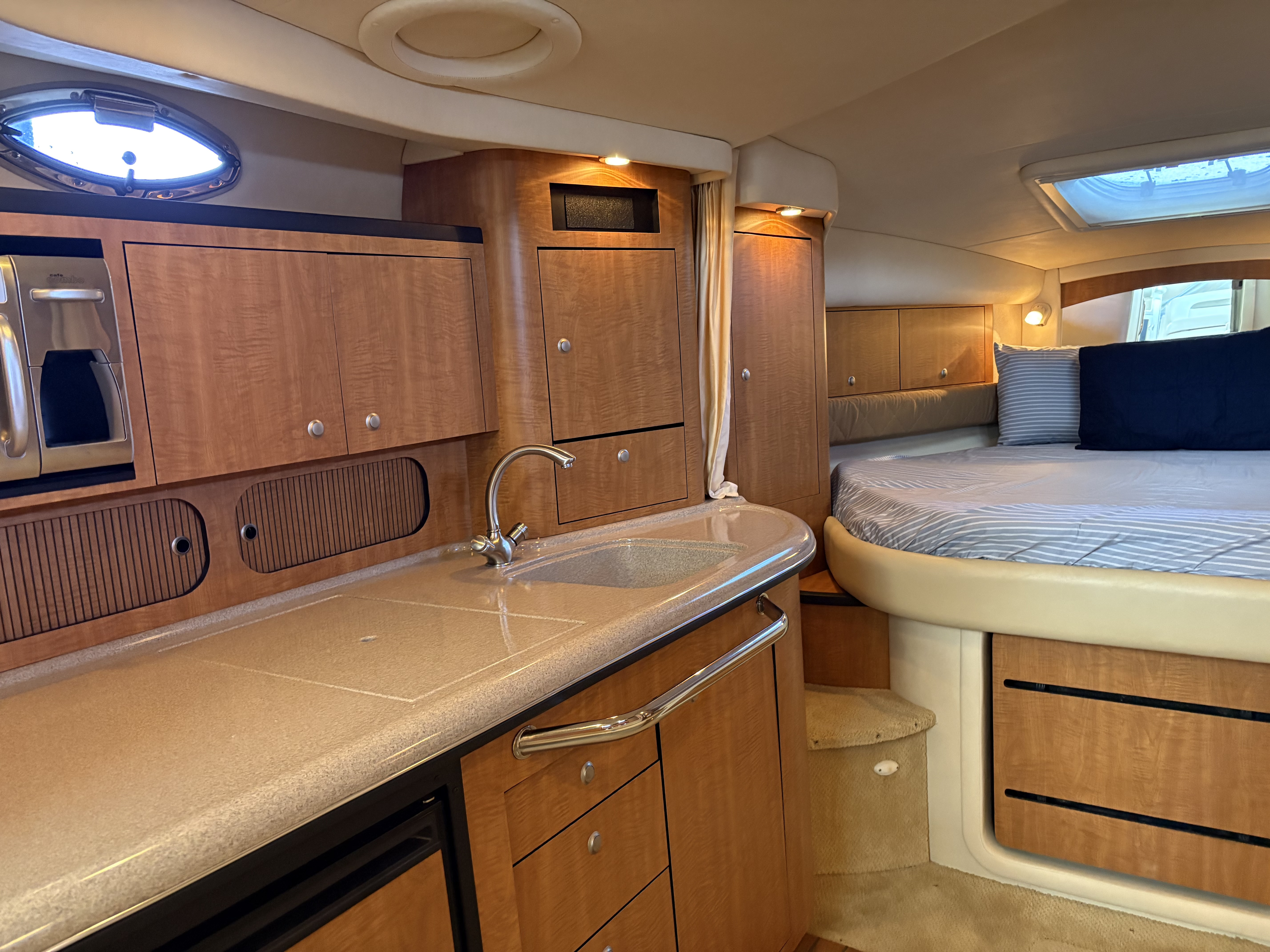 2006 Sea Ray 340 Sundancer Image Thumbnail #13