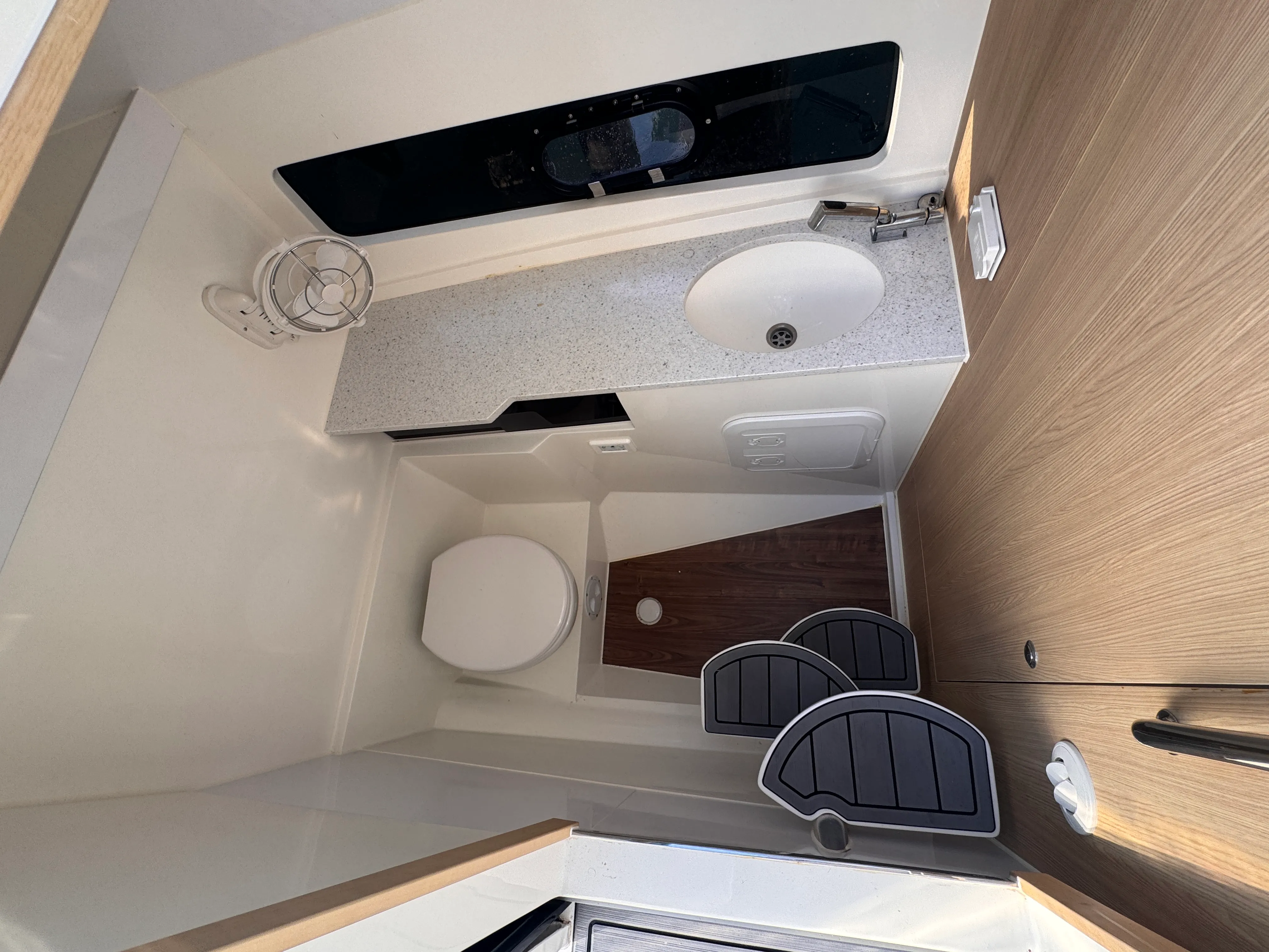 2023 Aquila 32 Sport Image Thumbnail #26