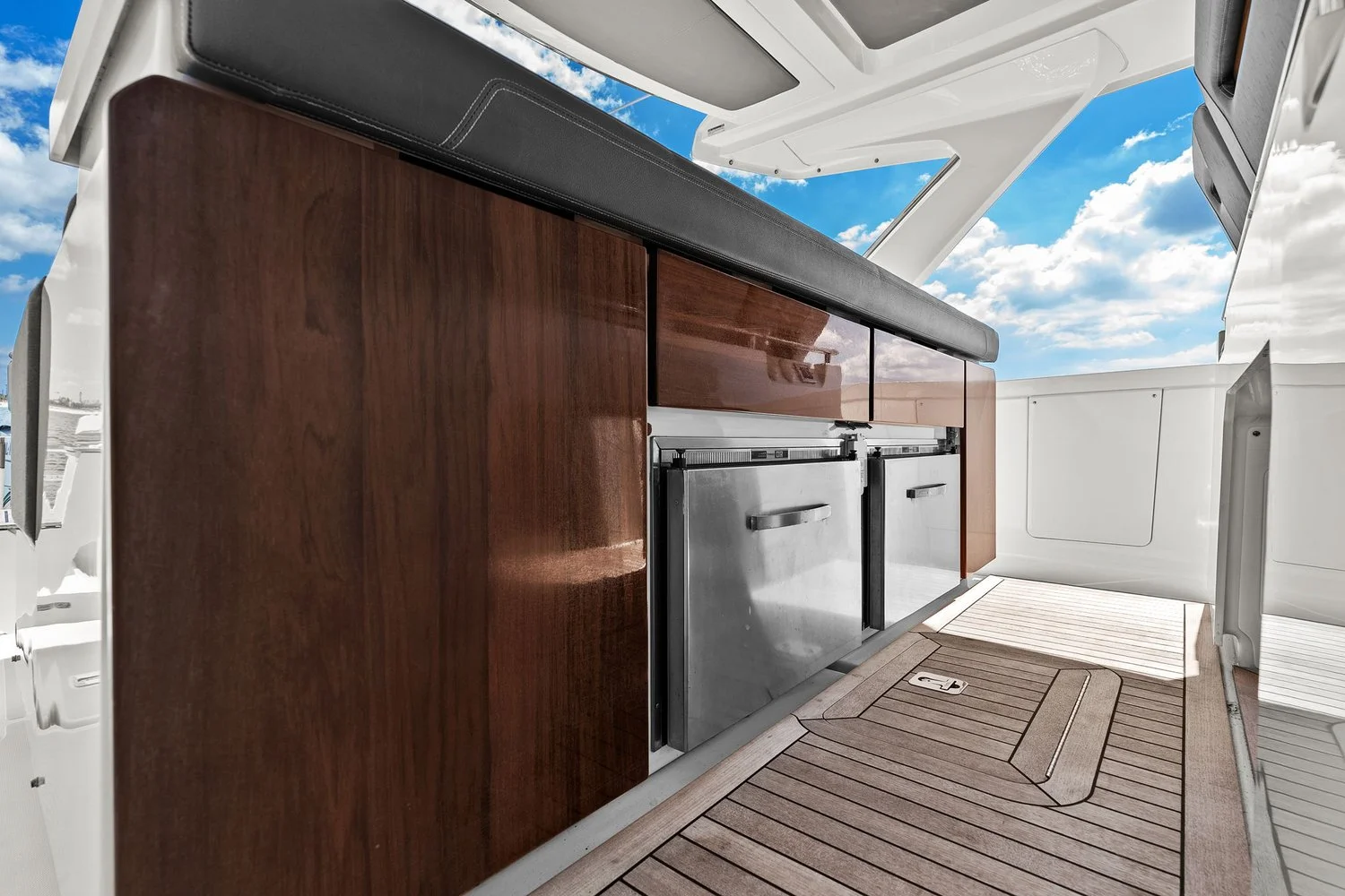 2021 Tiara Yachts 43 LS Image Thumbnail #33