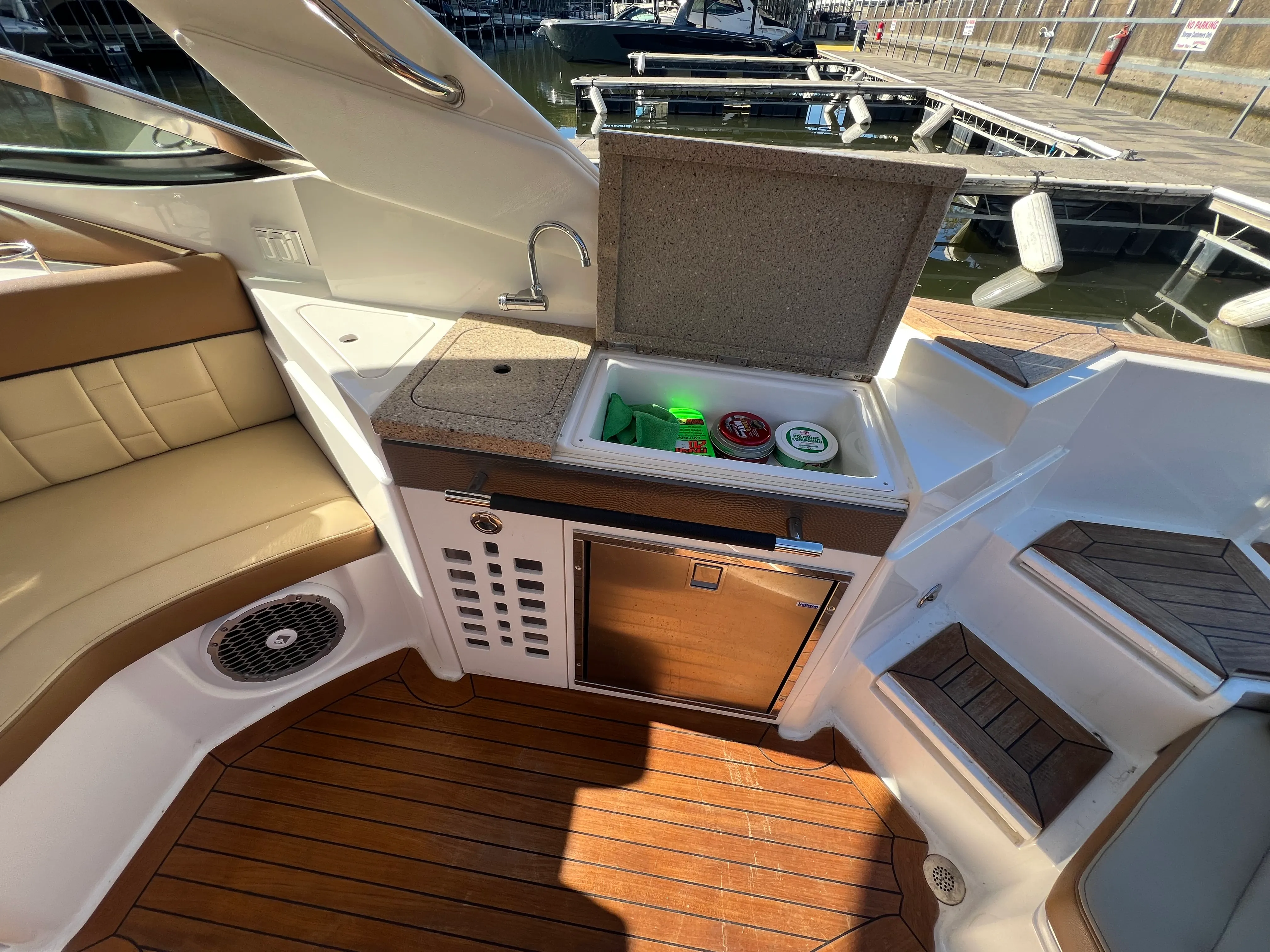 2015 Sea Ray 350 SLX Image Thumbnail #22