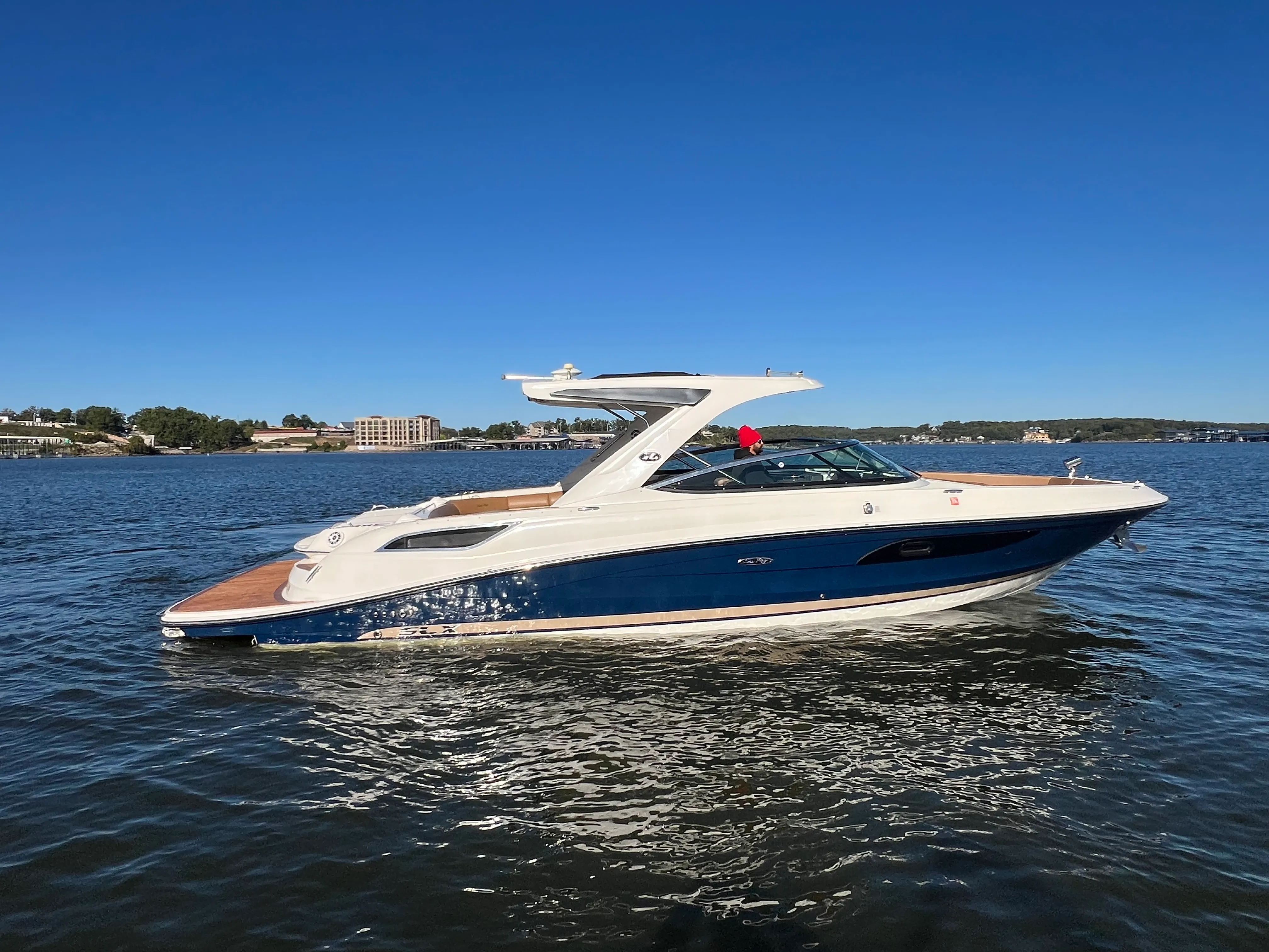 2015 Sea Ray 350 SLX Image Thumbnail #2