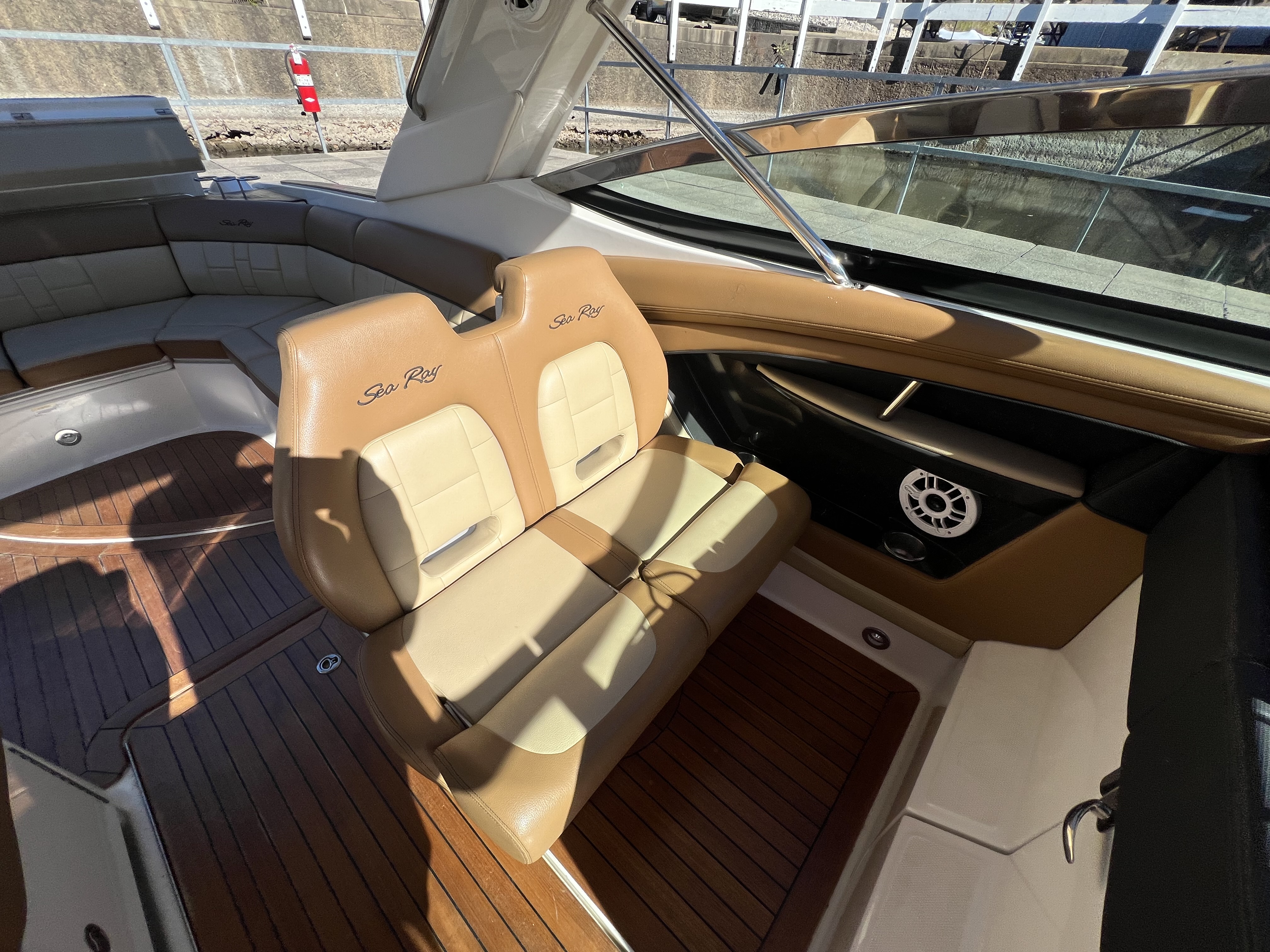 2015 Sea Ray 350 SLX Image Thumbnail #27