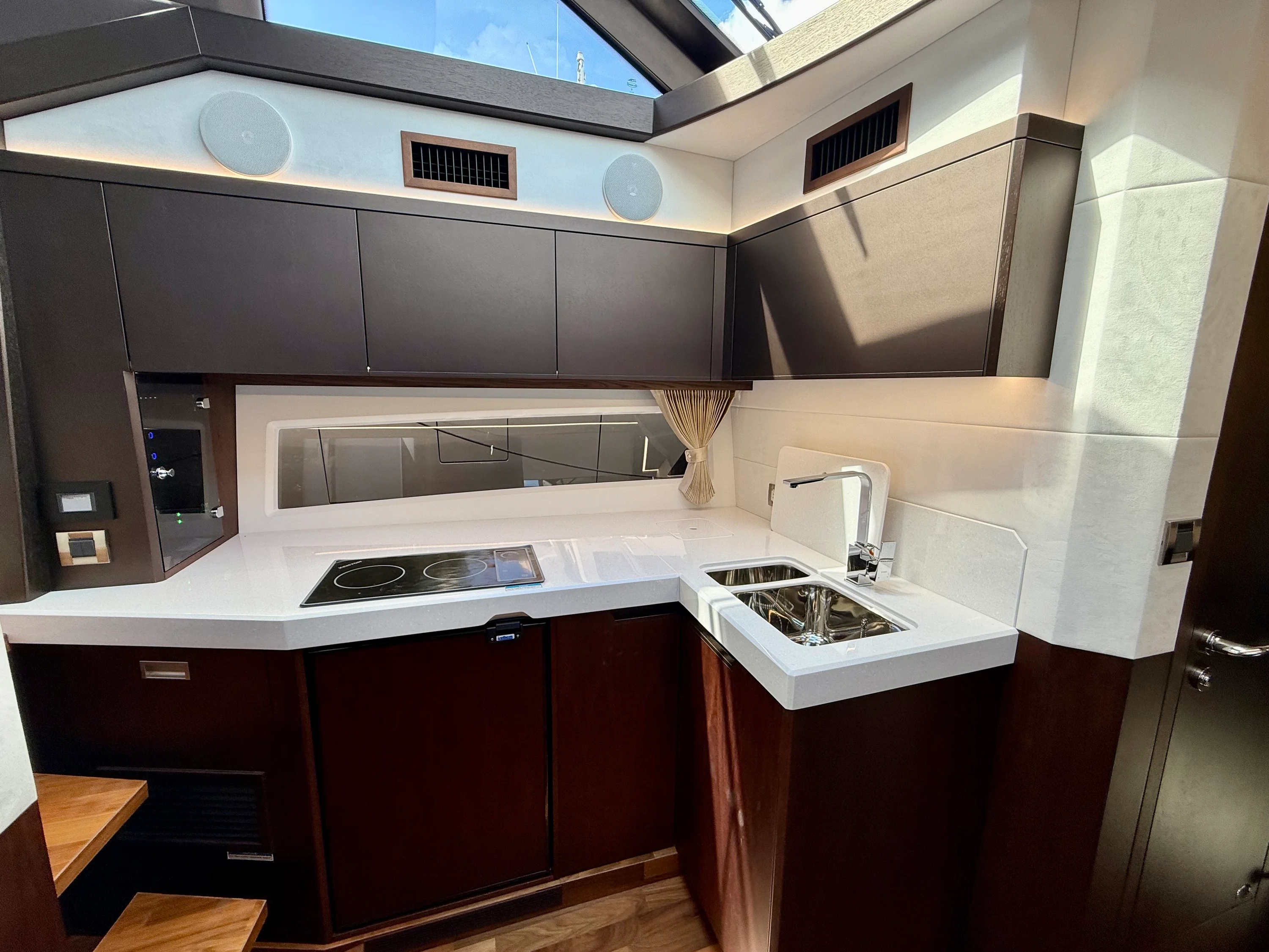 2024 Galeon 425 HTS Image Thumbnail #42