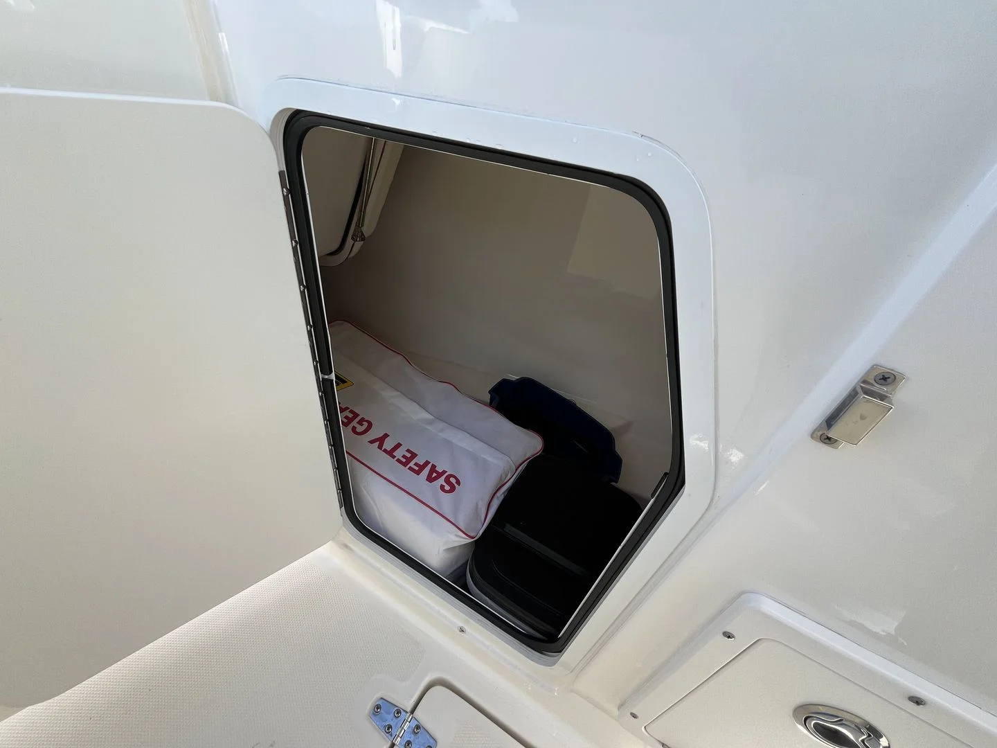 2019 Boston Whaler 270 VANTAGE Image Thumbnail #29