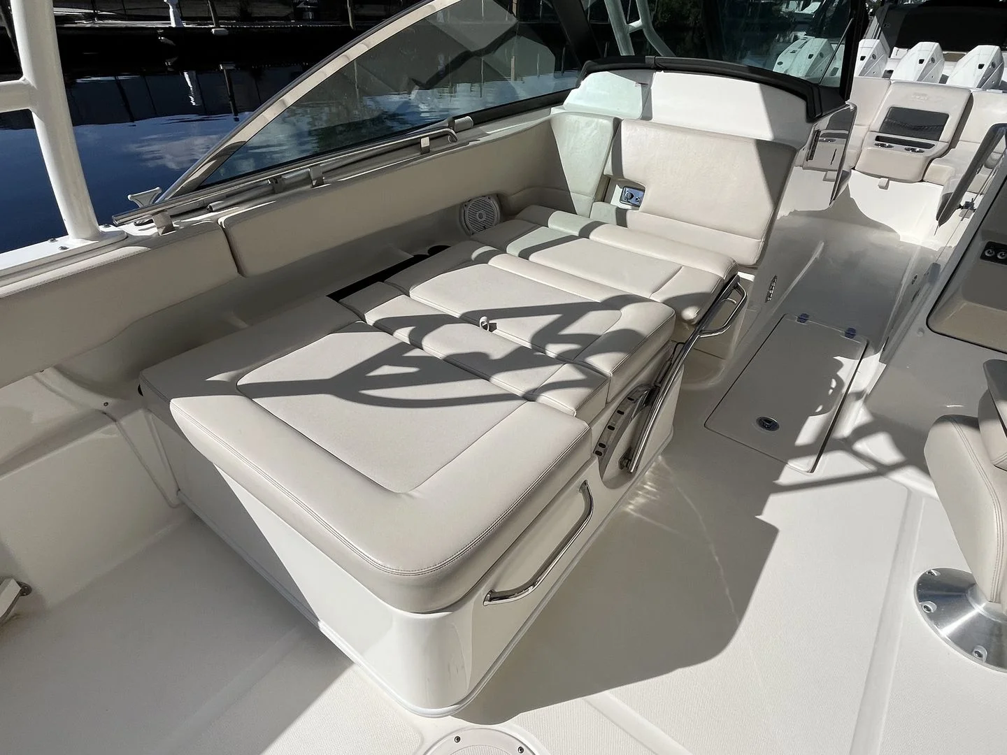 2019 Boston Whaler 270 VANTAGE Image Thumbnail #12