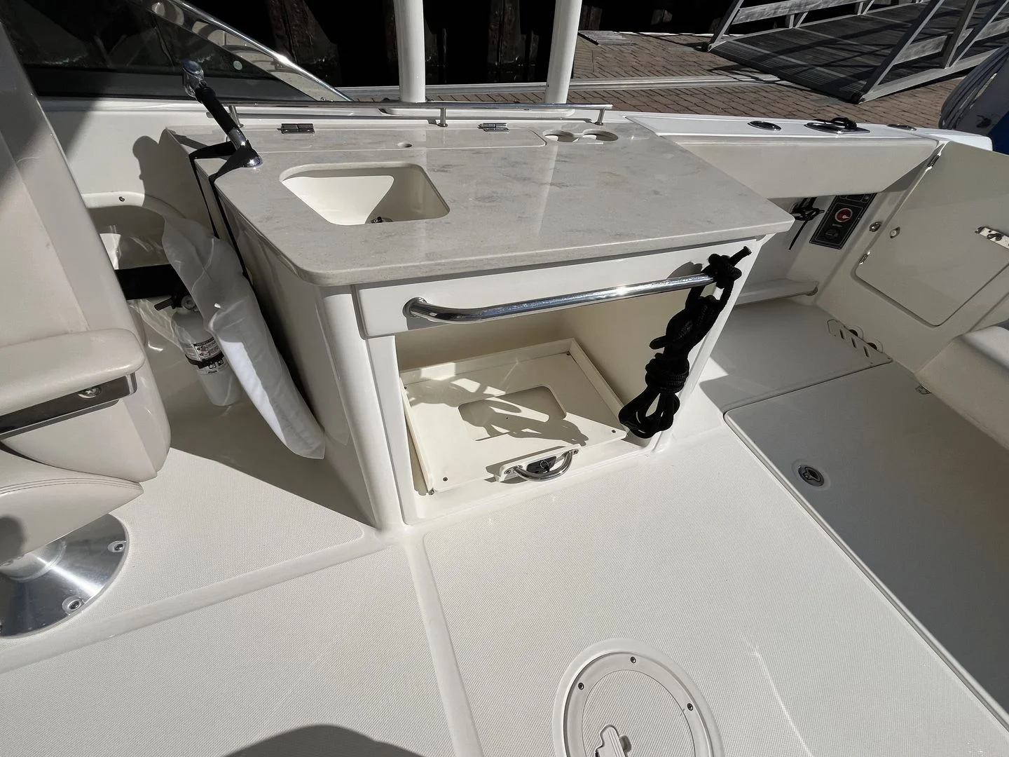 2019 Boston Whaler 270 VANTAGE Image Thumbnail #13