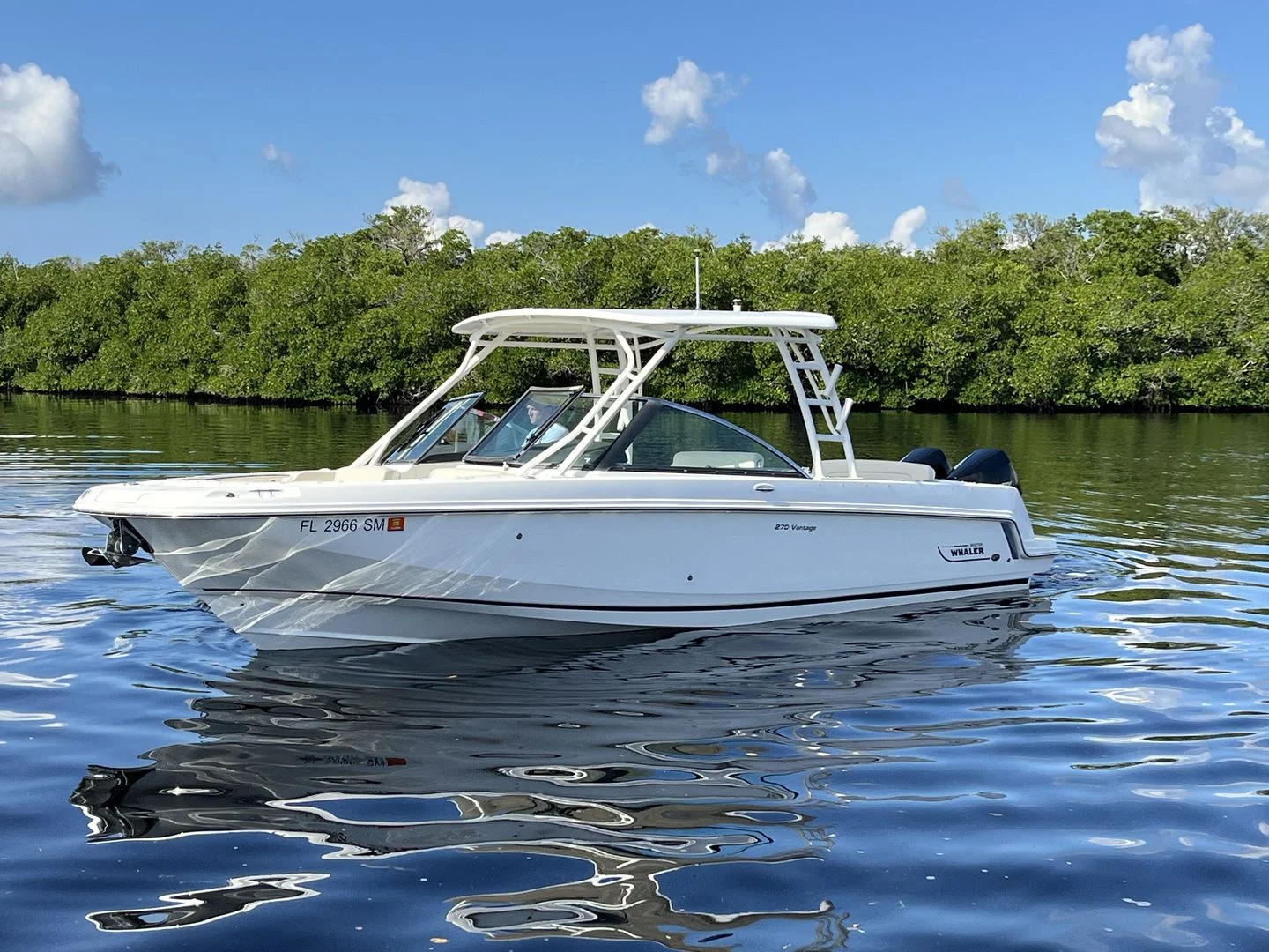2019 Boston Whaler 270 VANTAGE Image Thumbnail #0