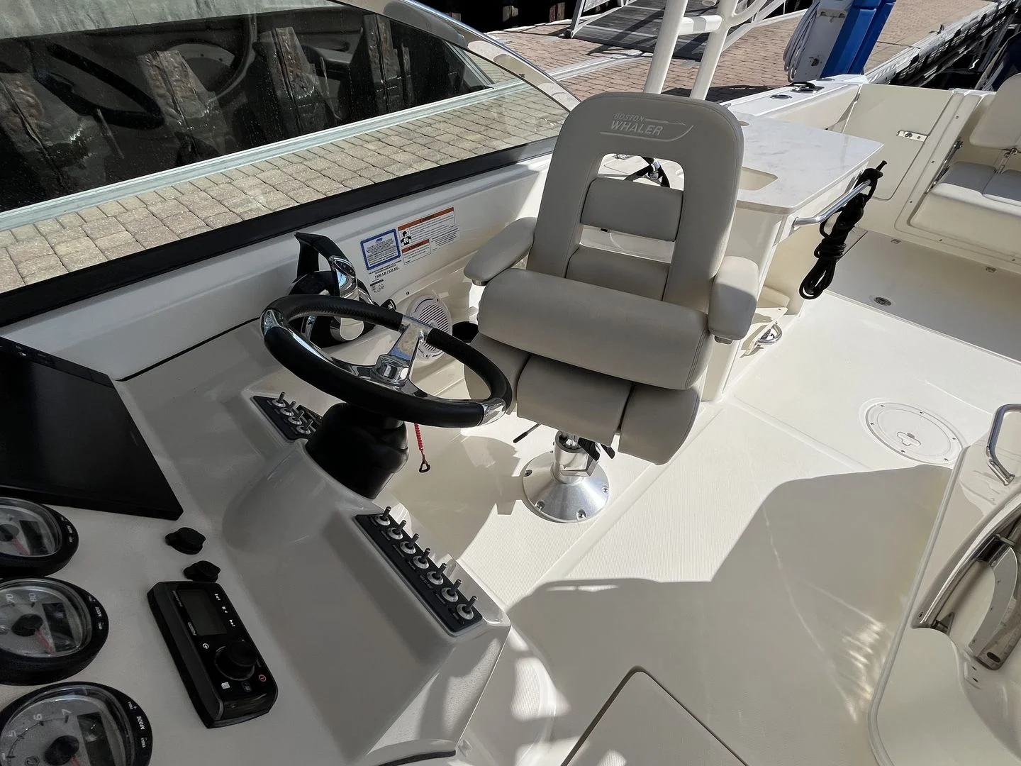 2019 Boston Whaler 270 VANTAGE Image Thumbnail #14