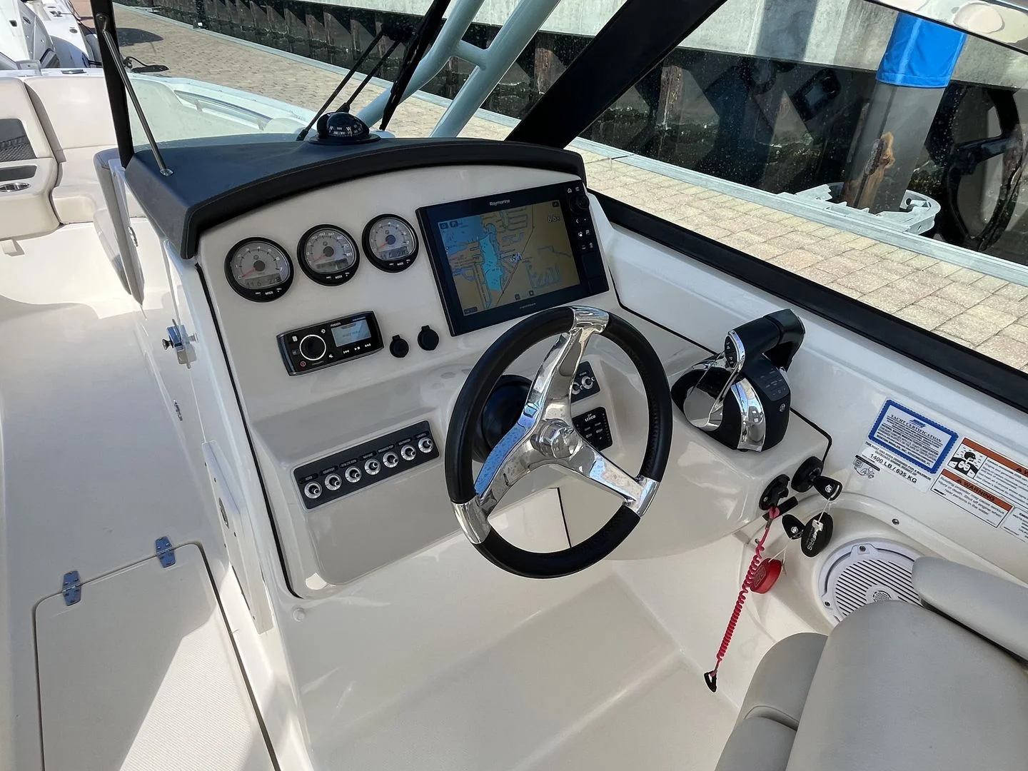 2019 Boston Whaler 270 VANTAGE Image Thumbnail #17
