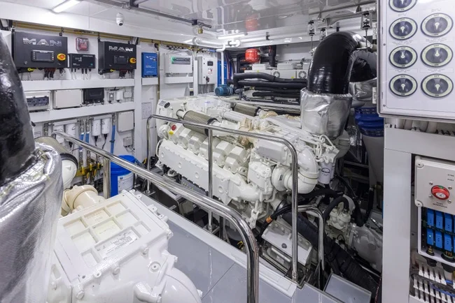 2027 Ocean Alexander 27R Image Thumbnail #27