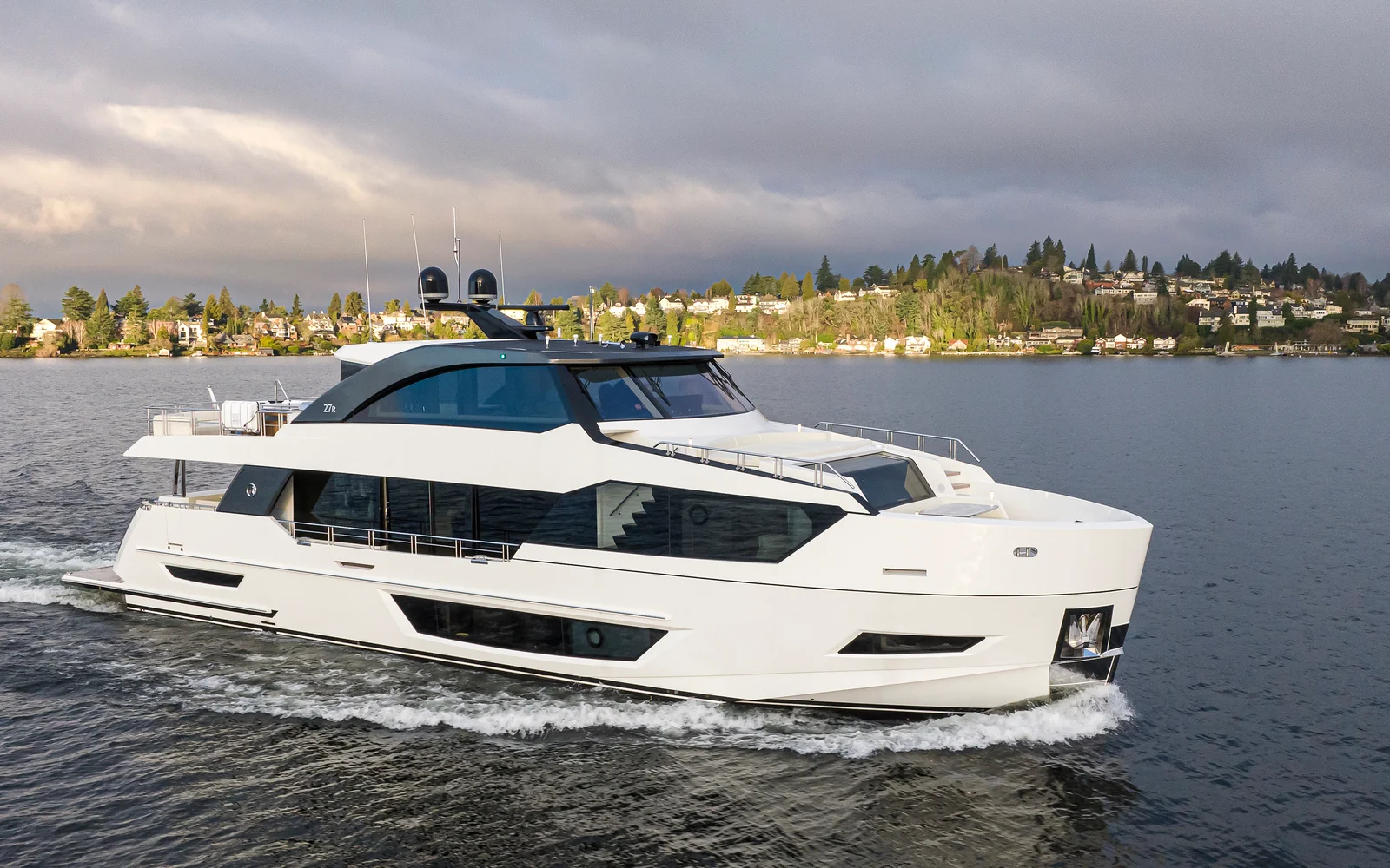 2027 Ocean Alexander 27R Image Thumbnail #6