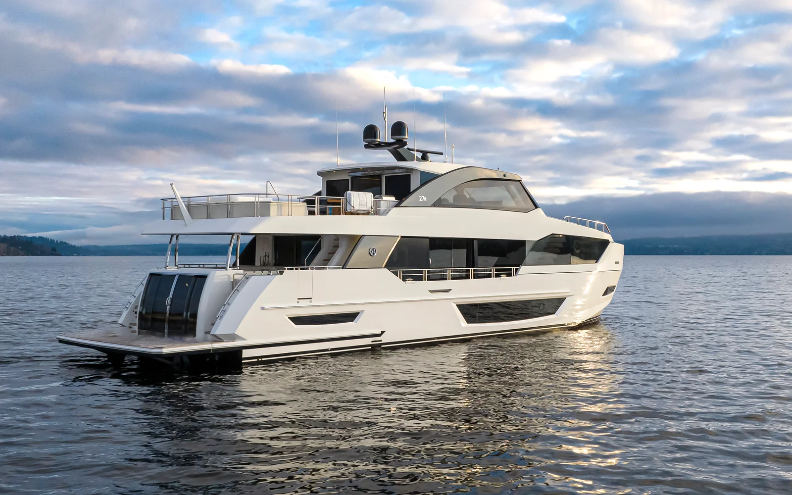 2027 Ocean Alexander 27R Image Thumbnail #7
