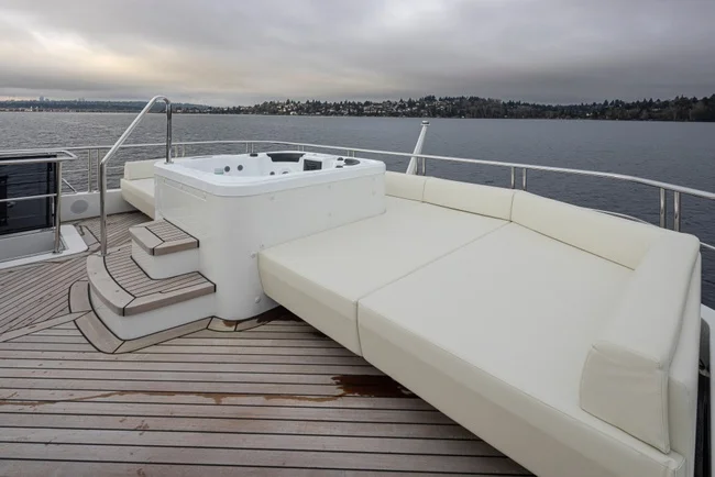 2027 Ocean Alexander 27R Image Thumbnail #7