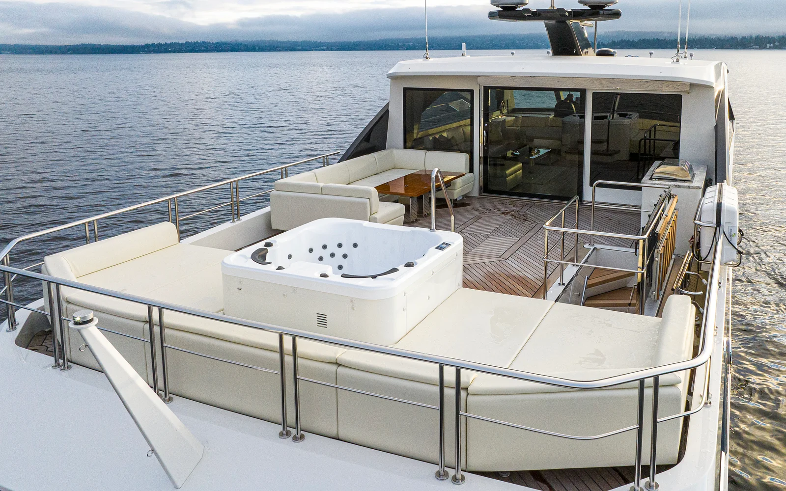 2027 Ocean Alexander 27R Image Thumbnail #10