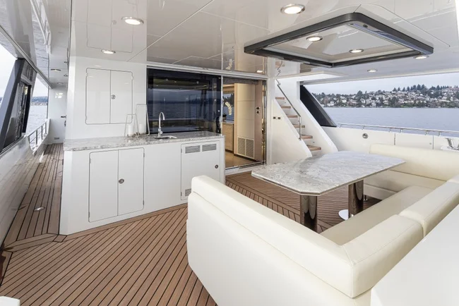2027 Ocean Alexander 27R Image Thumbnail #10
