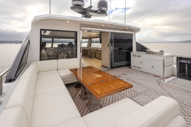 2027 Ocean Alexander 27R Image Thumbnail #6