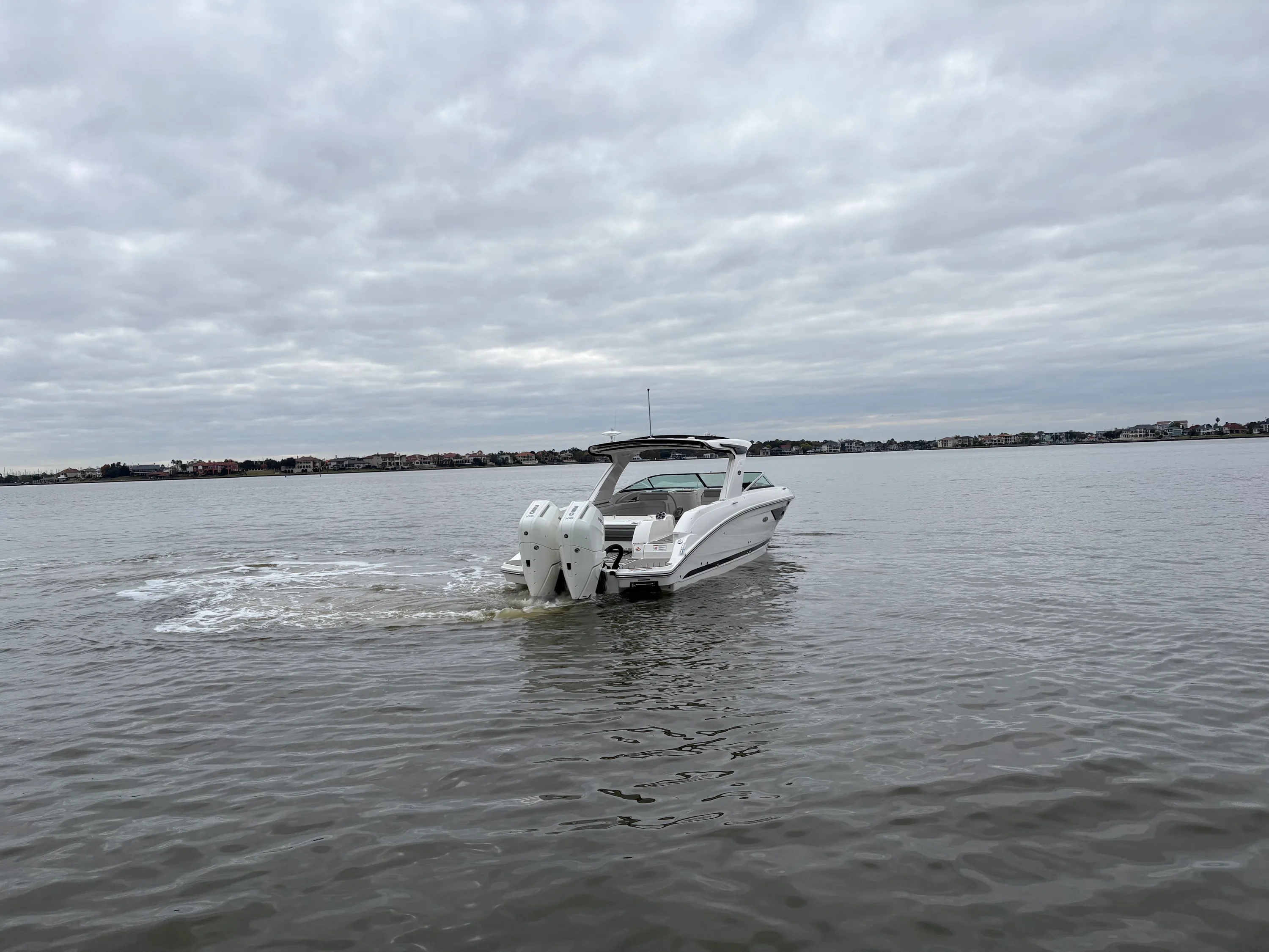 2026 Sea Ray SLX 350 Outboard Image Thumbnail #2