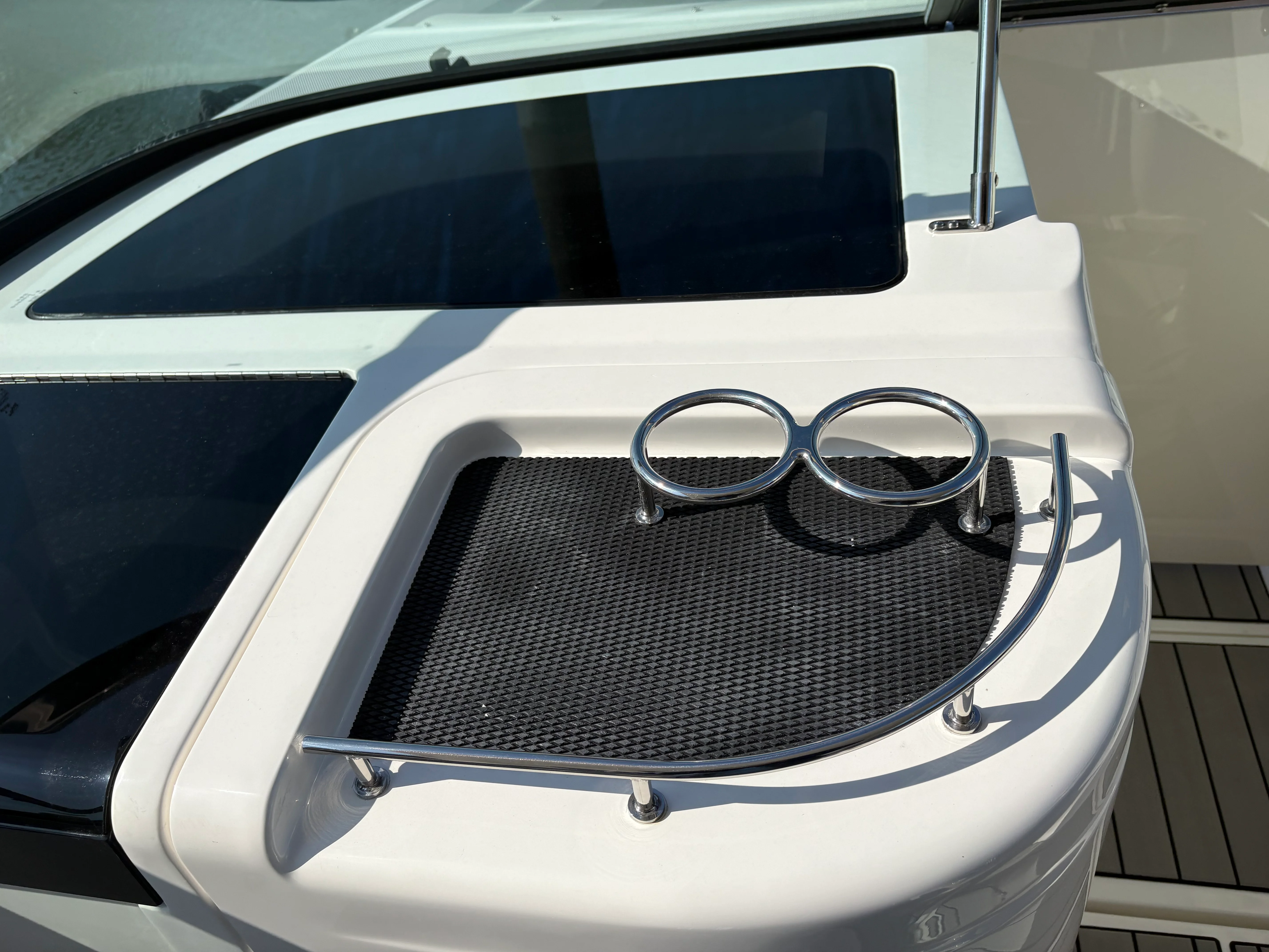 2026 Sea Ray SLX 350 Outboard Image Thumbnail #28