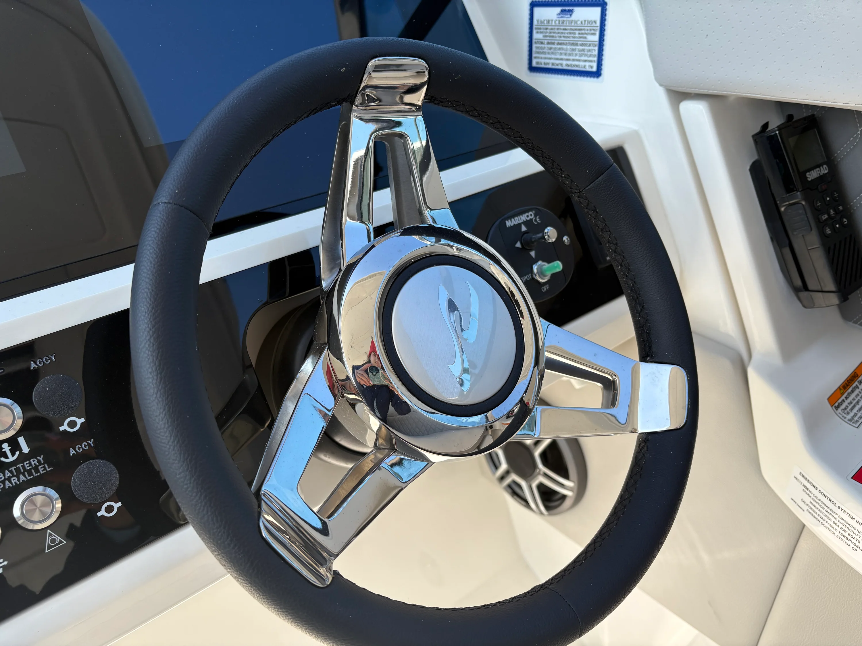 2026 Sea Ray SLX 350 Outboard Image Thumbnail #29