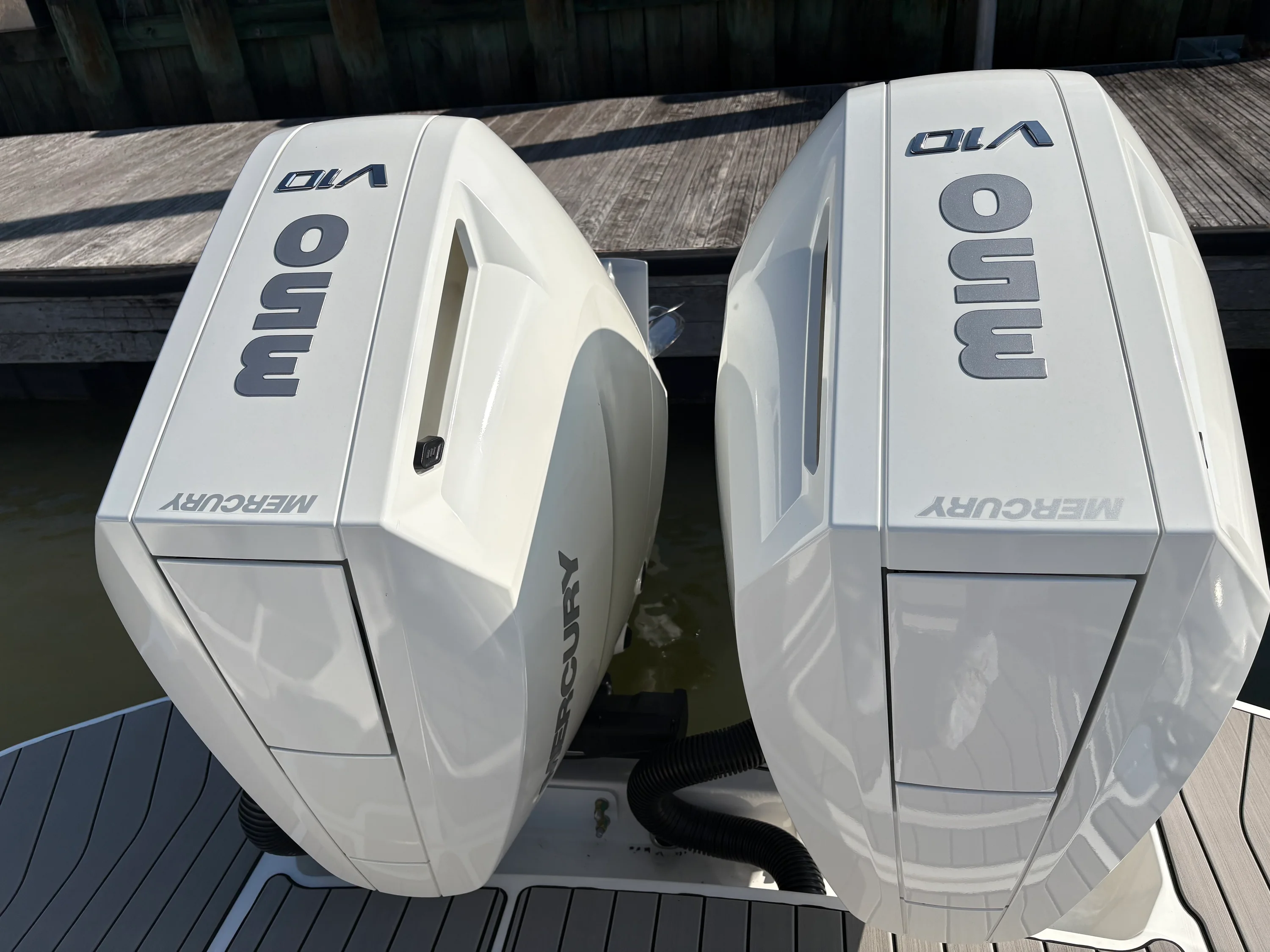 2026 Sea Ray SLX 350 Outboard Image Thumbnail #5