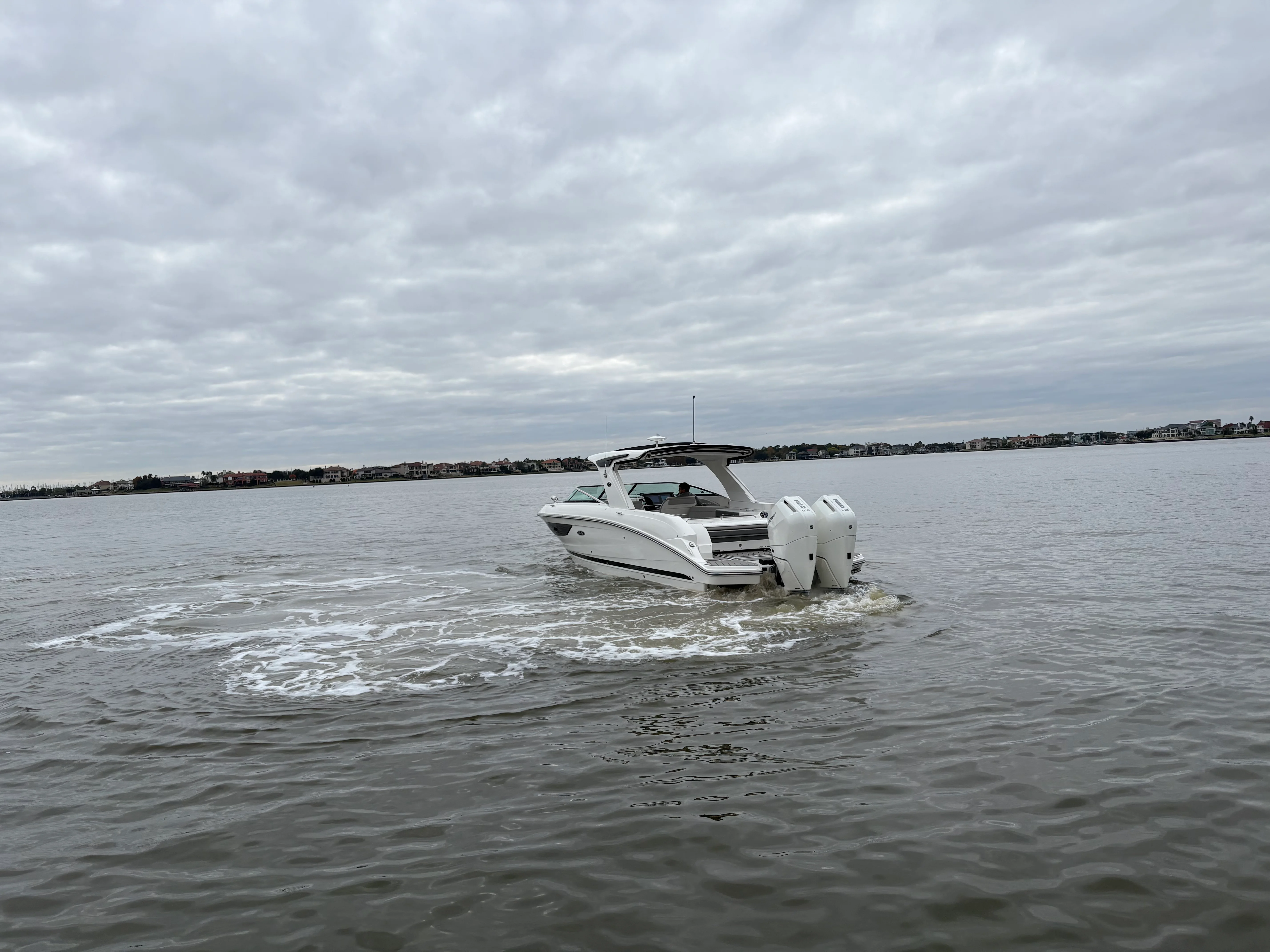 2026 Sea Ray SLX 350 Outboard Image Thumbnail #1